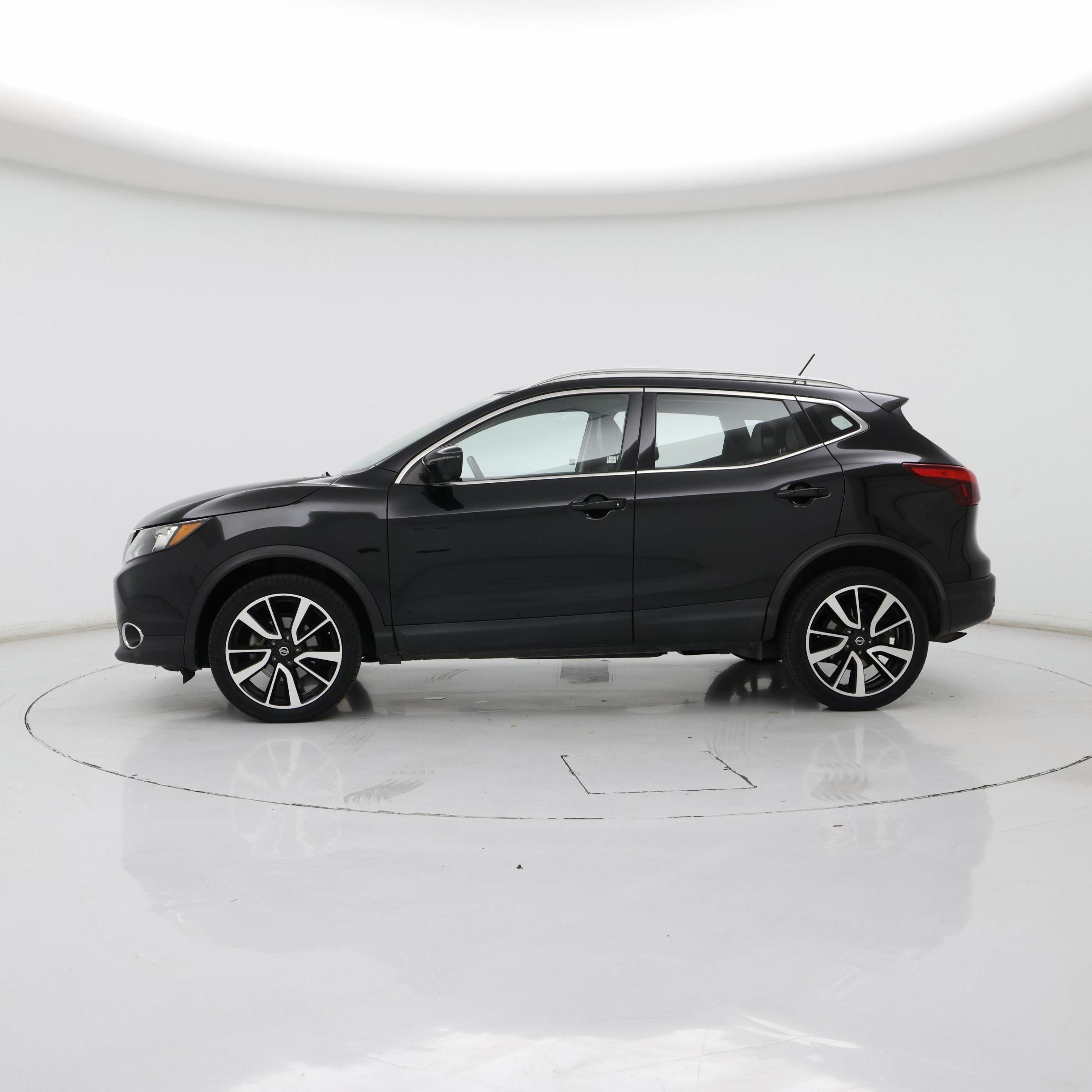 Thumbnail: 2019 Nissan Rogue Sport - 3
