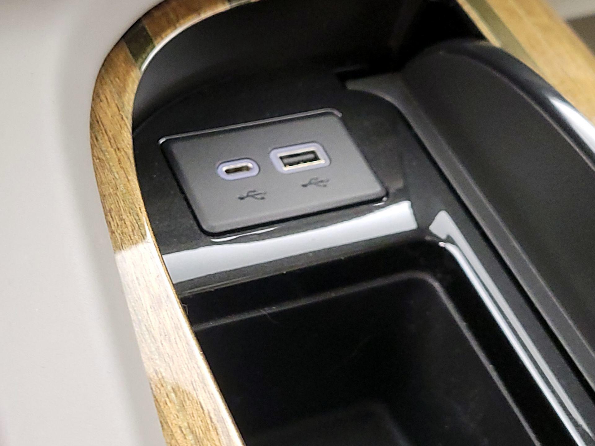 Thumbnail: 2021 Cadillac Escalade - 19