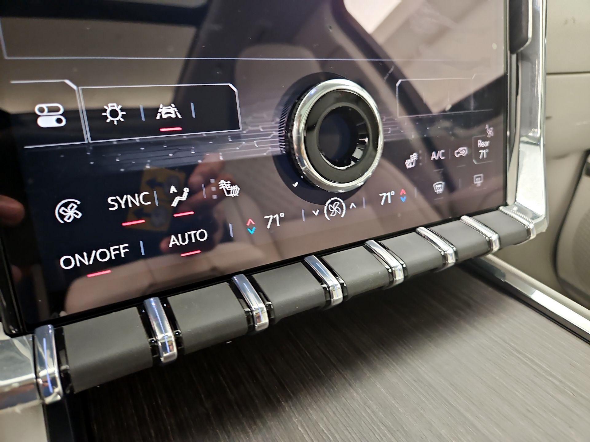 Thumbnail: 2024 GMC Acadia - 17