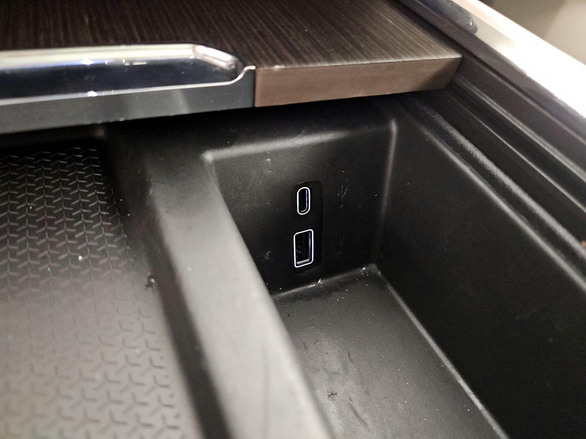 Thumbnail: 2024 GMC Acadia - 19