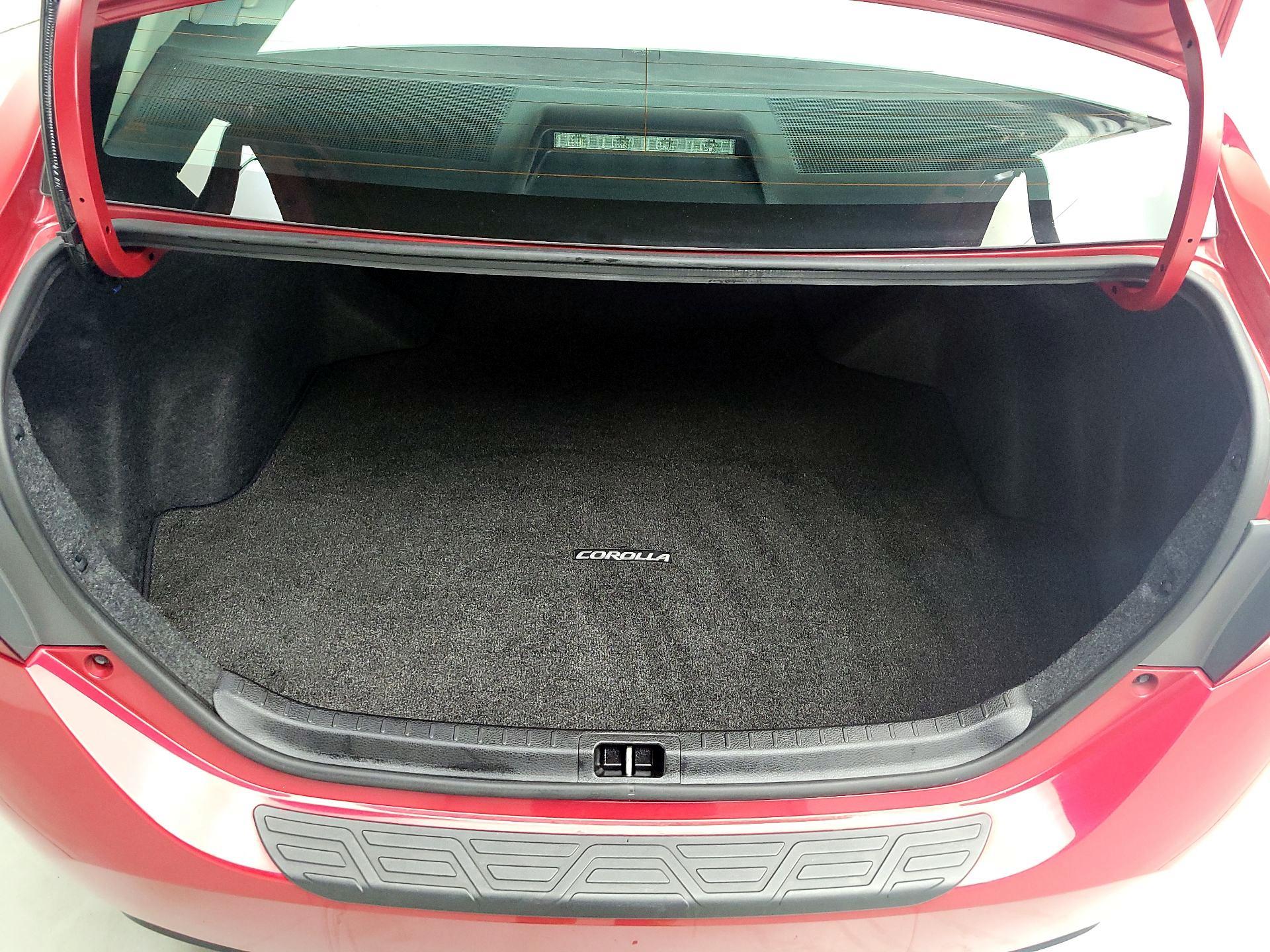 Thumbnail: 2015 Toyota Corolla - 16