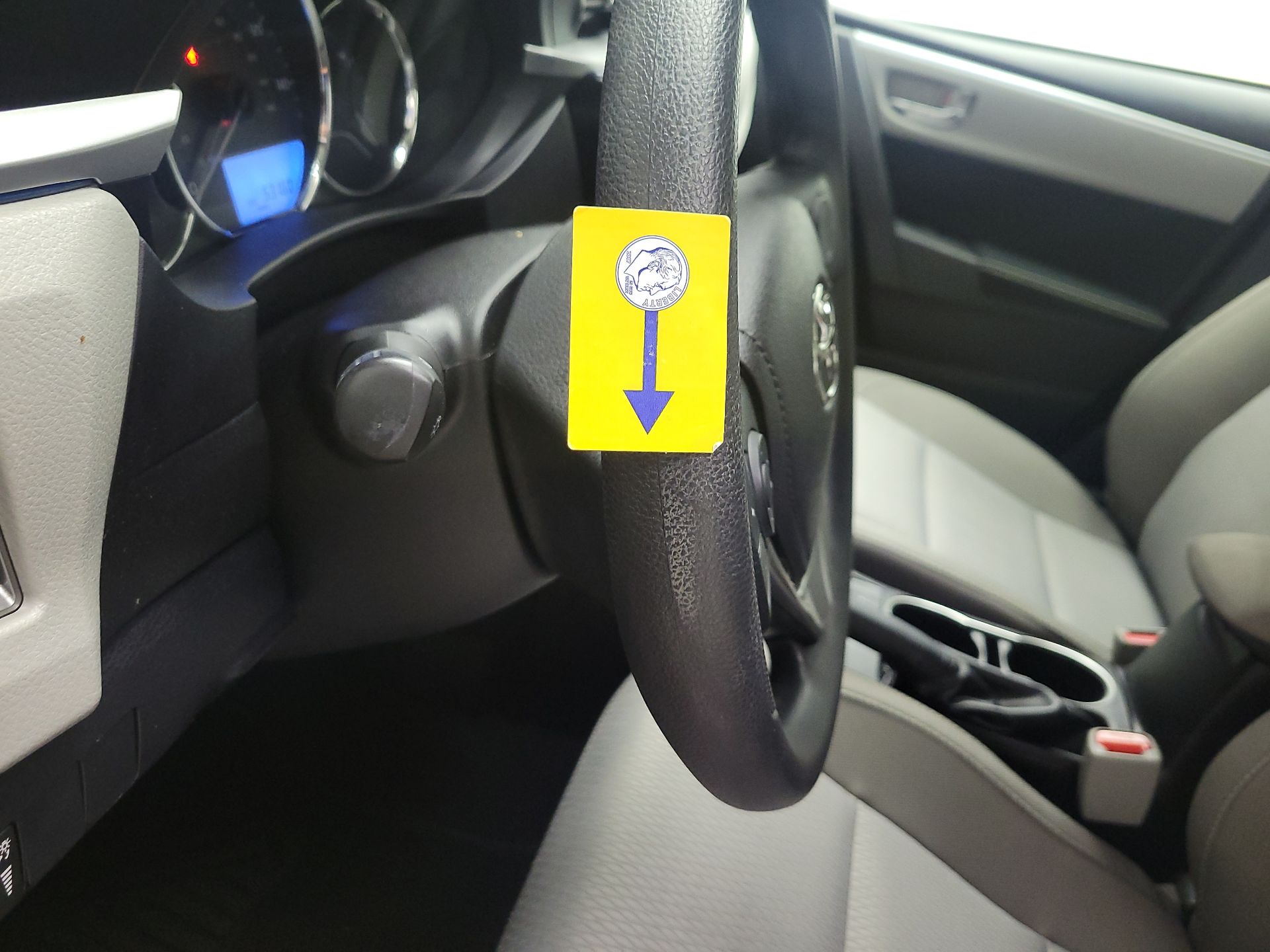 Thumbnail: 2015 Toyota Corolla - 20