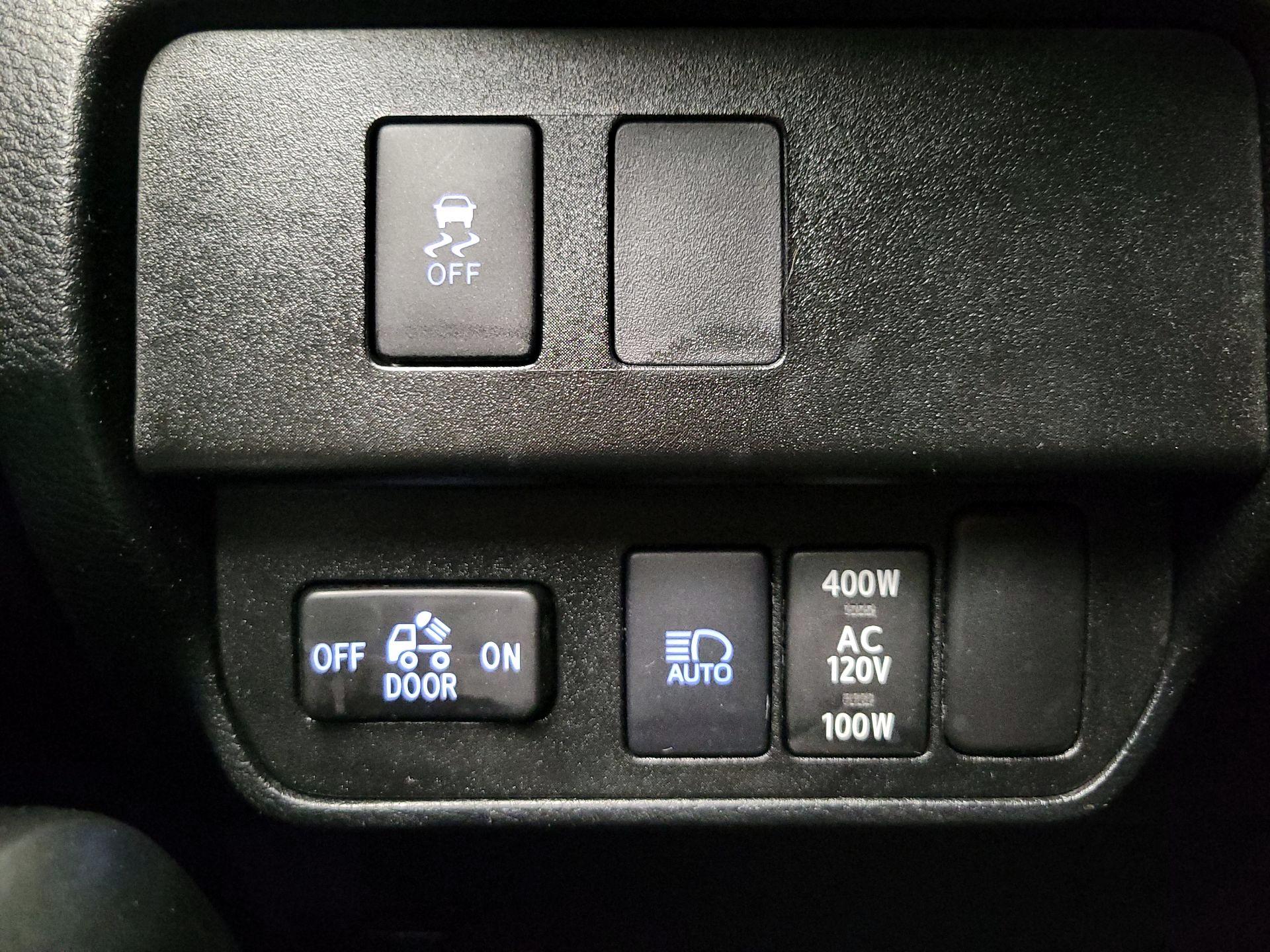 Thumbnail: 2021 Toyota Tacoma - 13