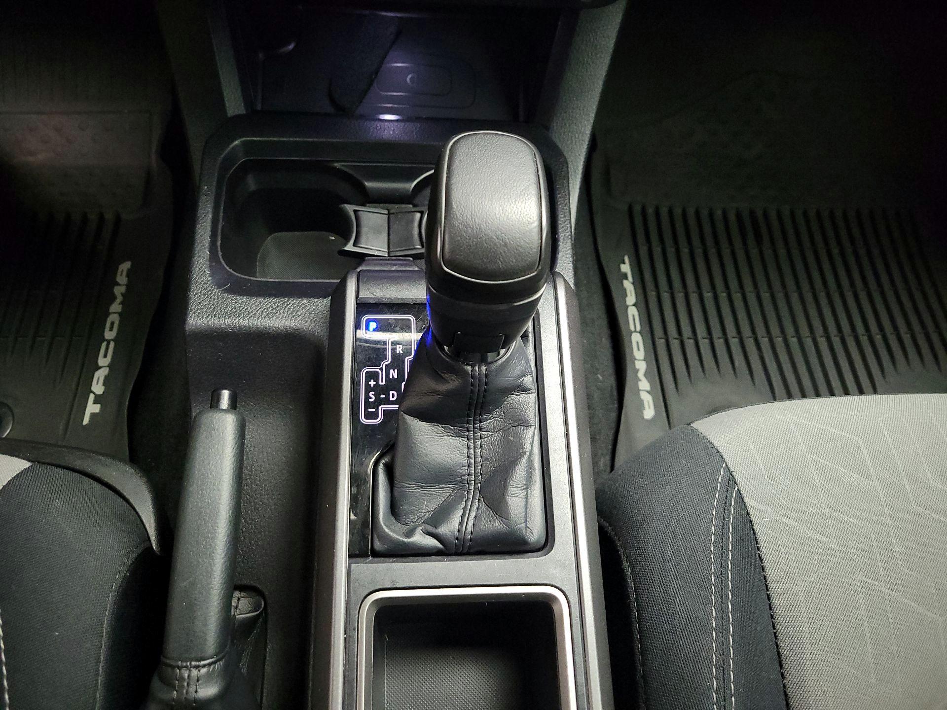 Thumbnail: 2021 Toyota Tacoma - 17