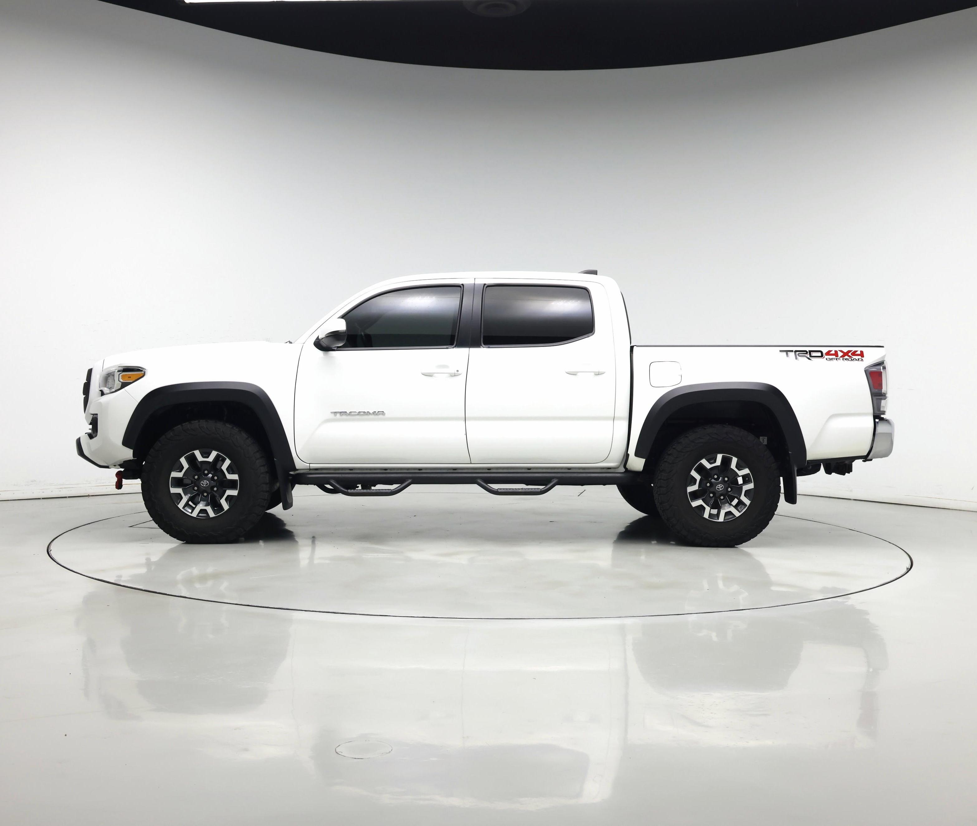 Thumbnail: 2021 Toyota Tacoma - 3