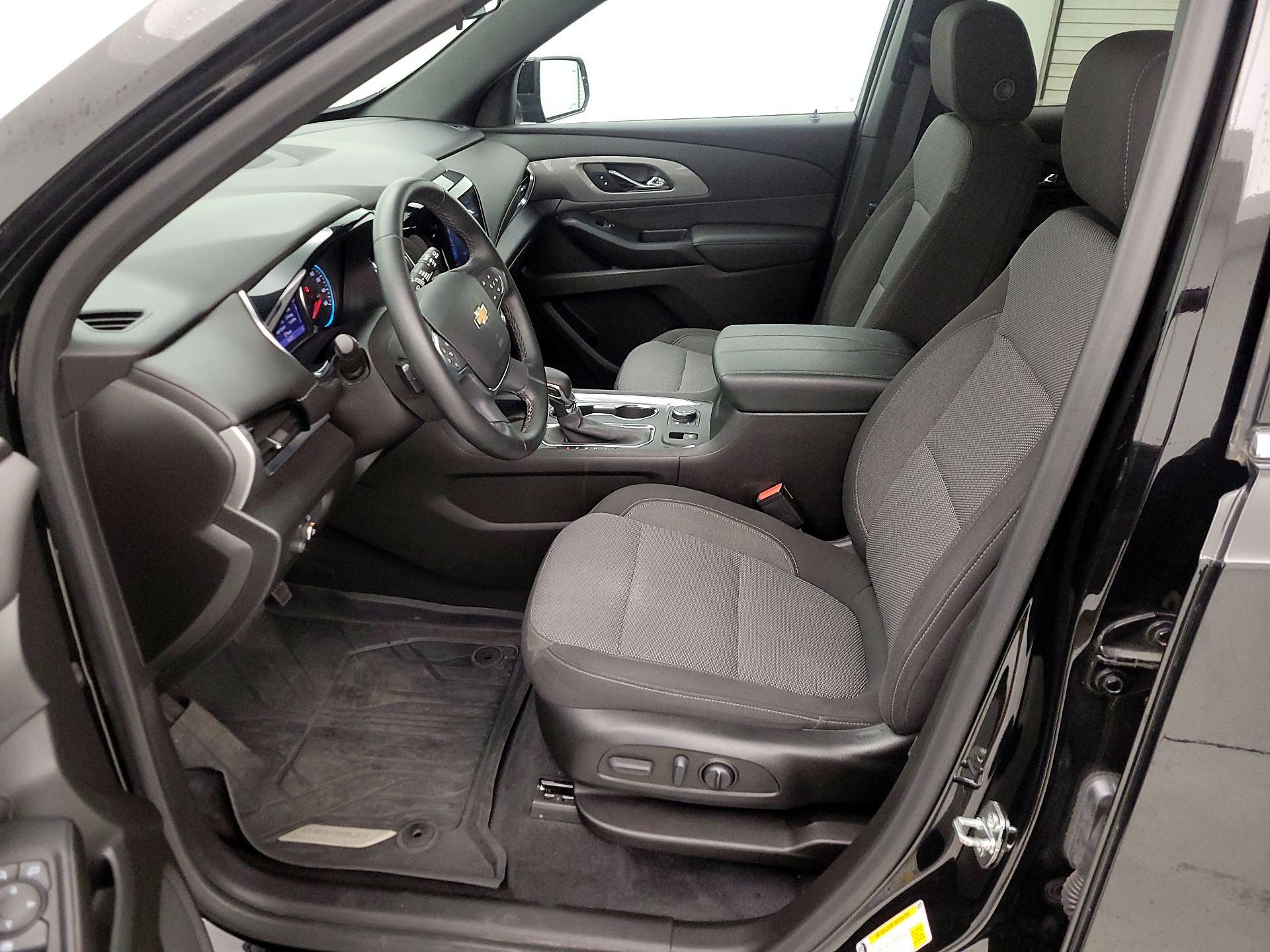 Thumbnail: 2023 Chevrolet Traverse - 11