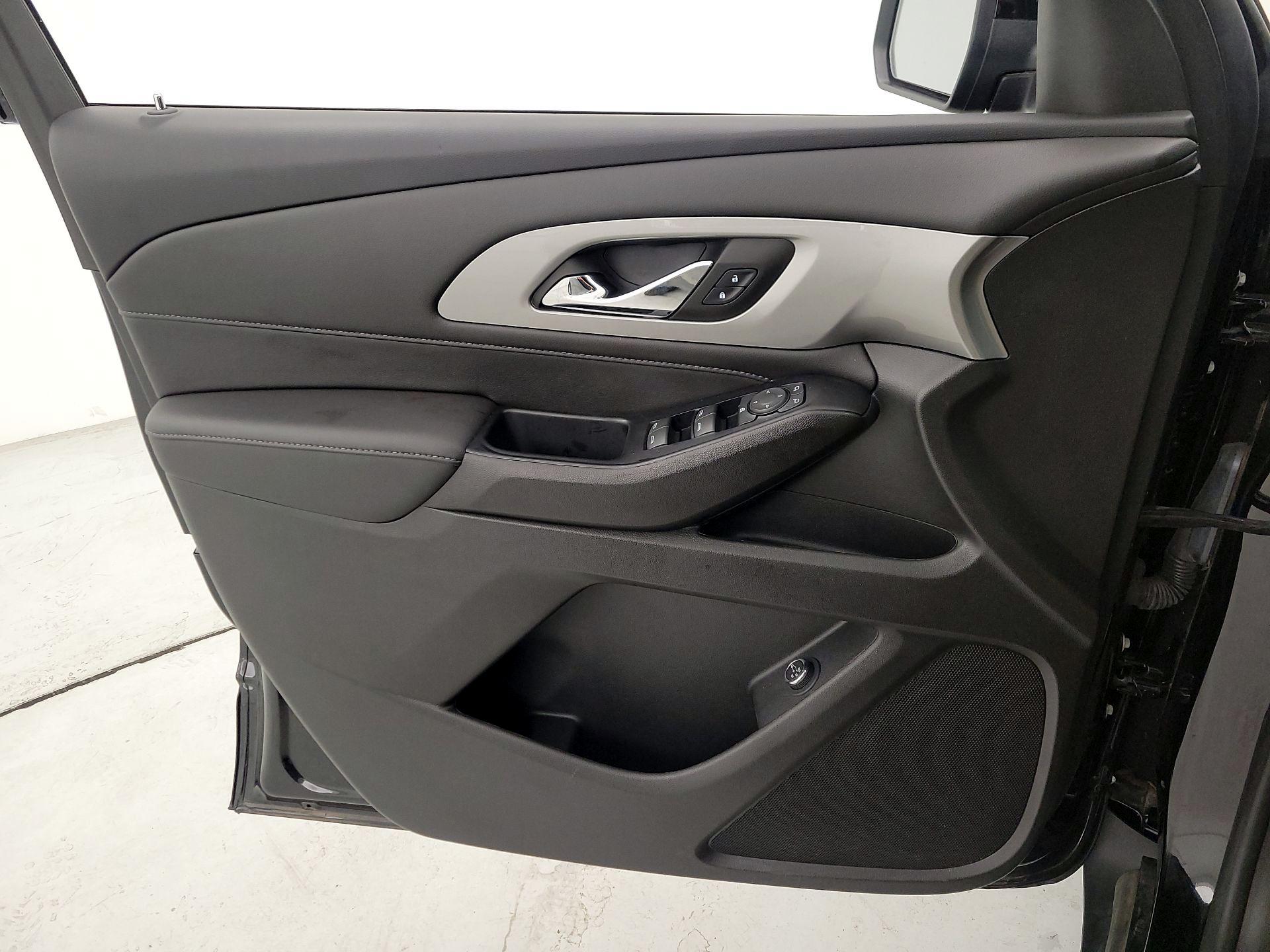 Thumbnail: 2023 Chevrolet Traverse - 12