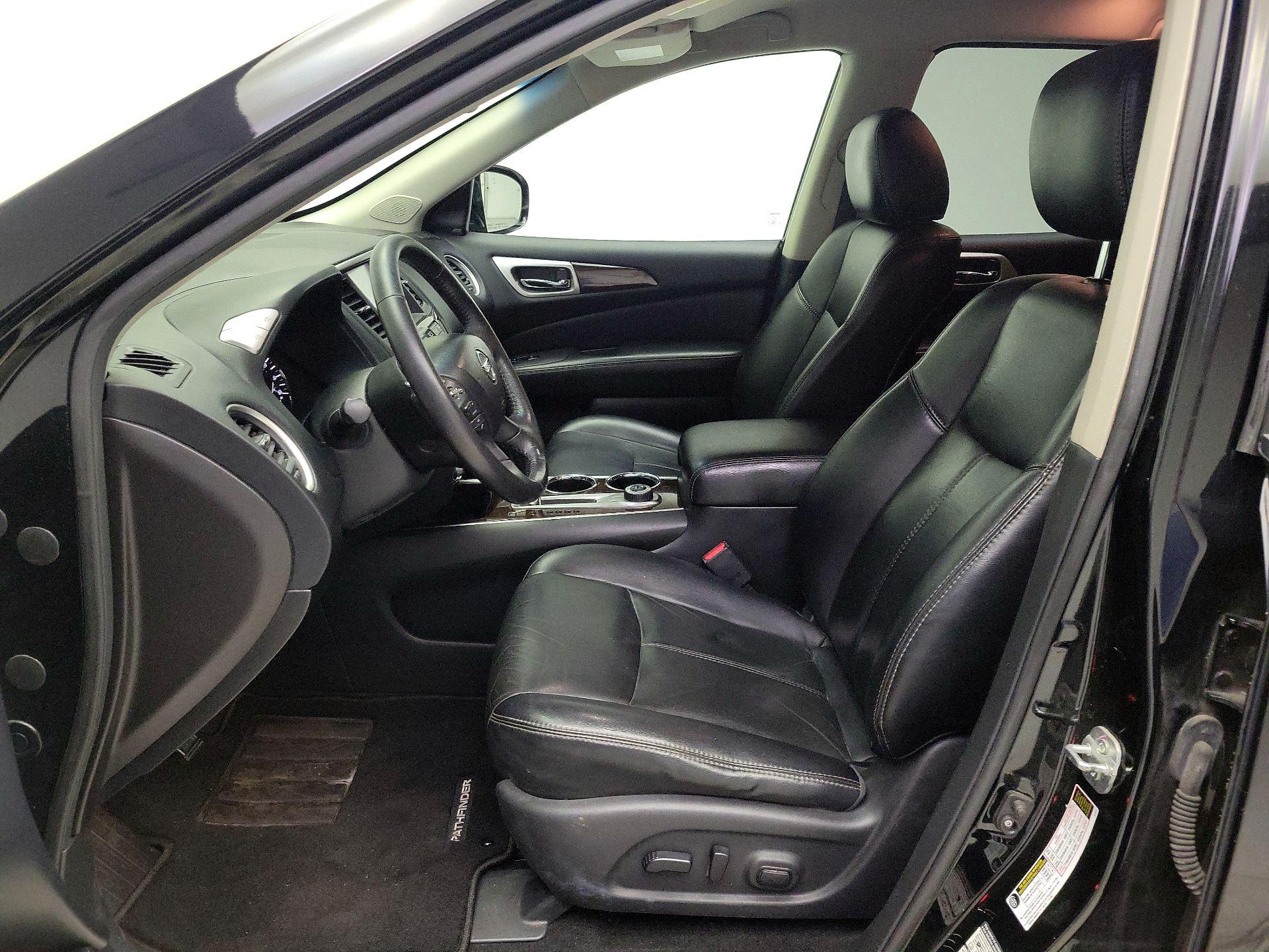 Thumbnail: 2015 Nissan Pathfinder - 11