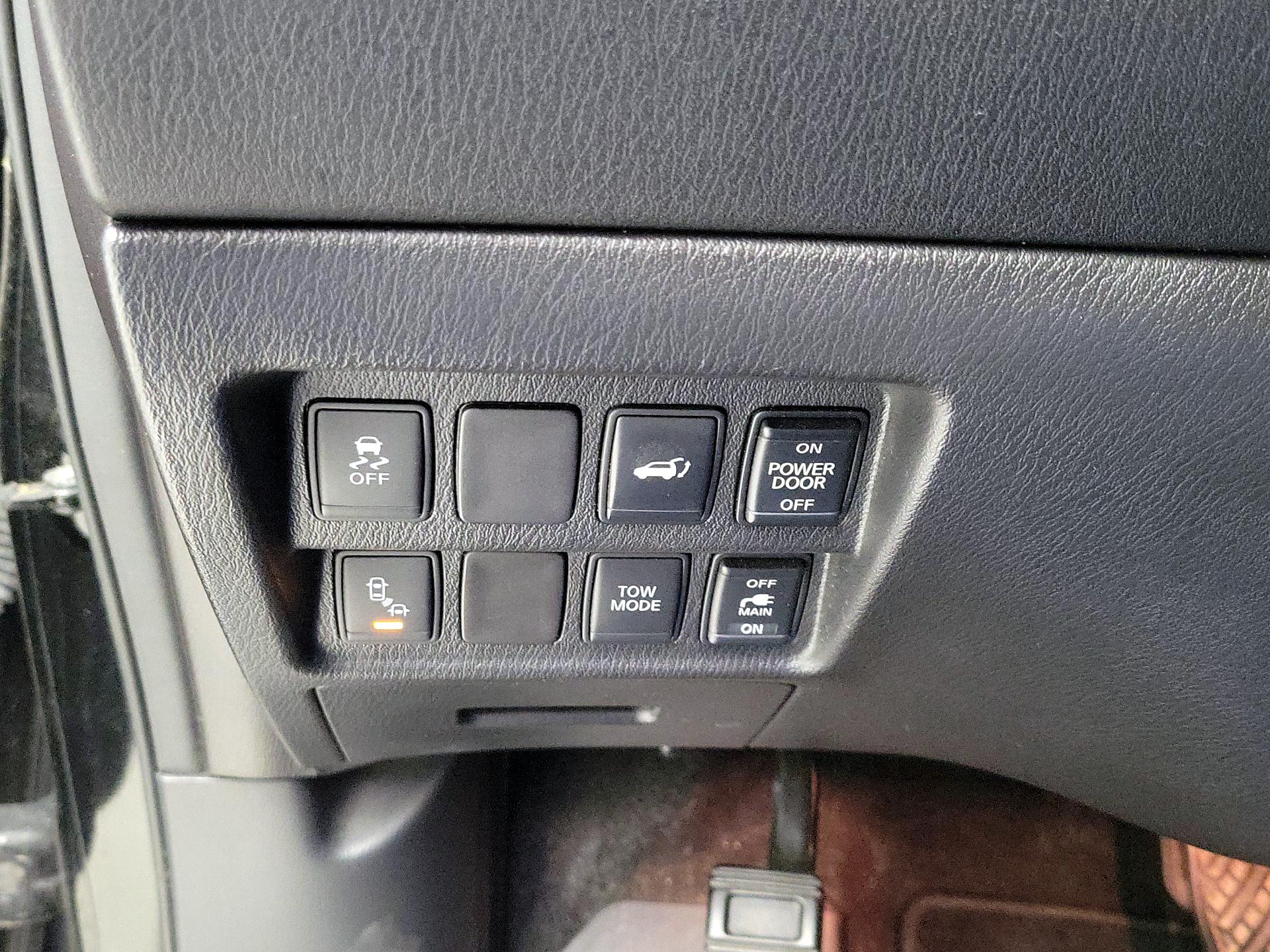 Thumbnail: 2015 Nissan Pathfinder - 13