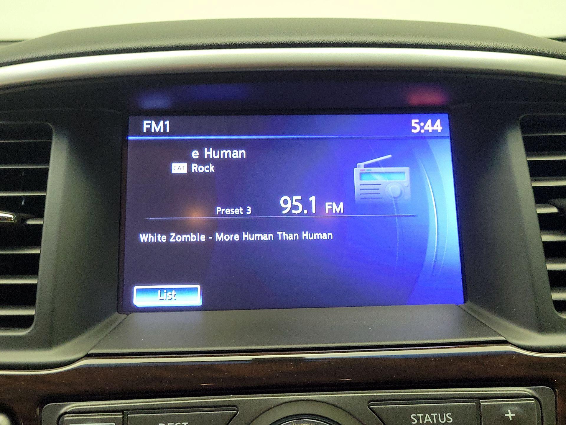 Thumbnail: 2015 Nissan Pathfinder - 16