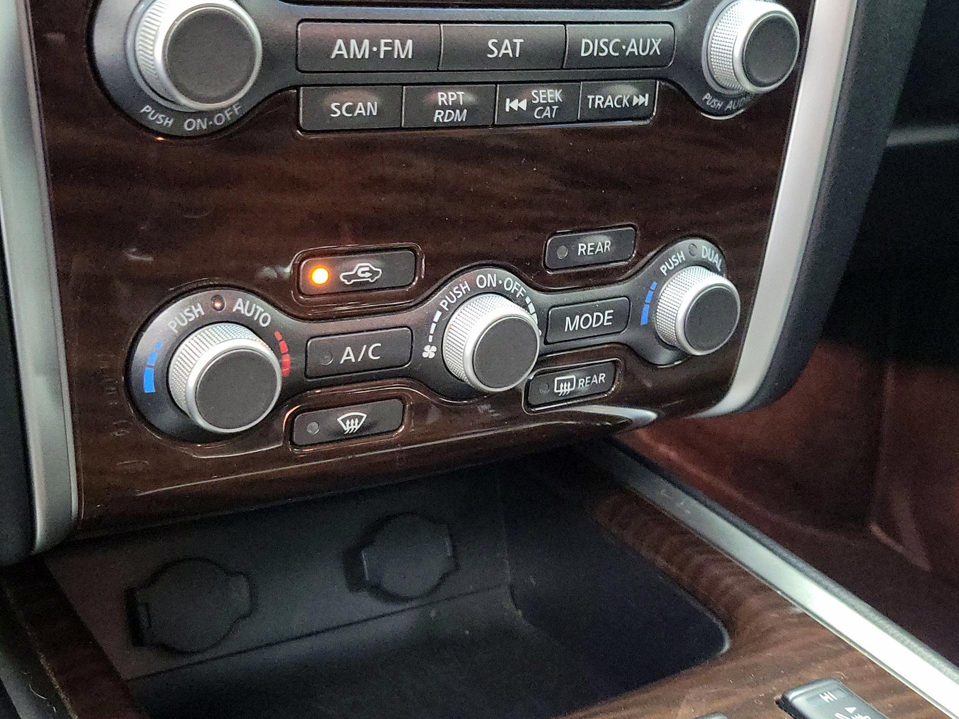 Thumbnail: 2015 Nissan Pathfinder - 17