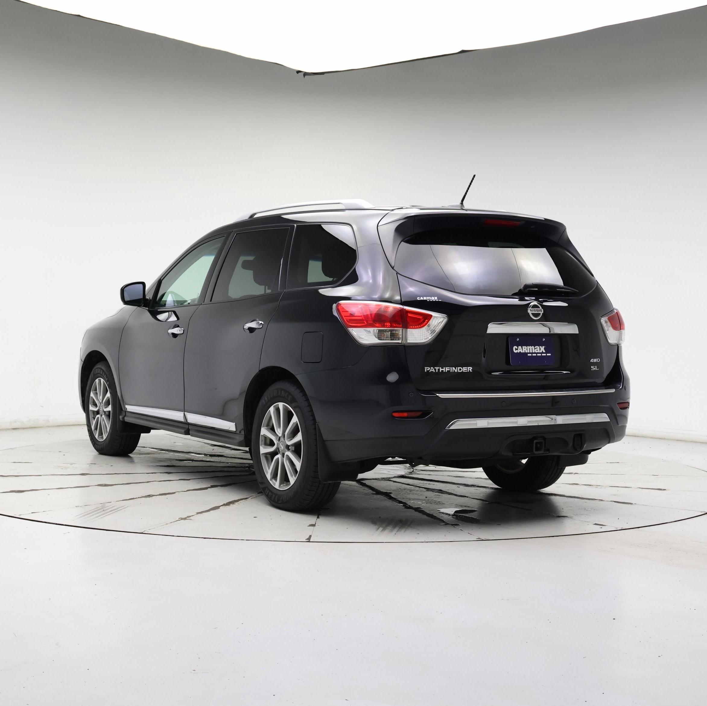 Thumbnail: 2015 Nissan Pathfinder - 2