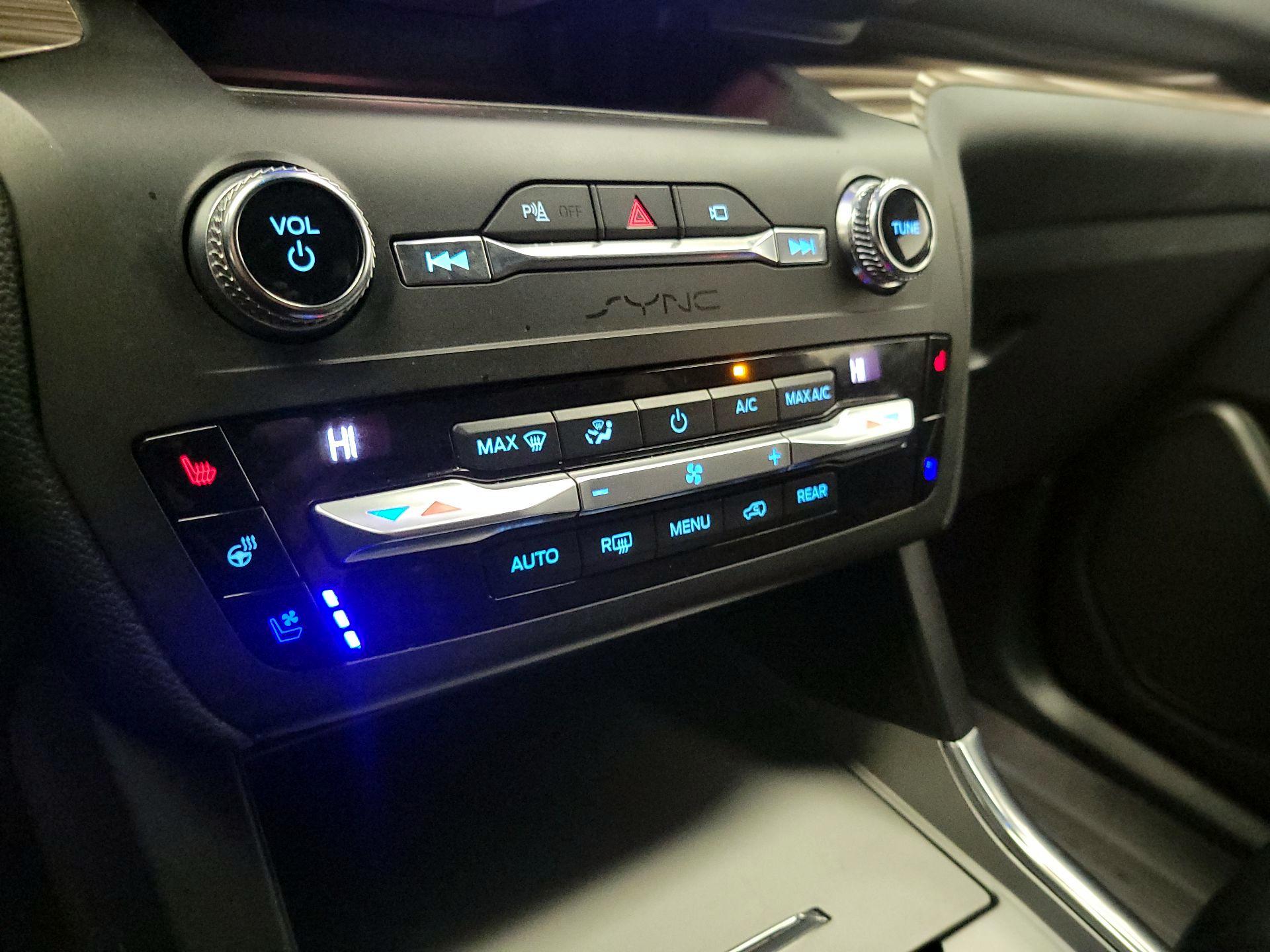 Thumbnail: 2020 Ford Explorer - 17