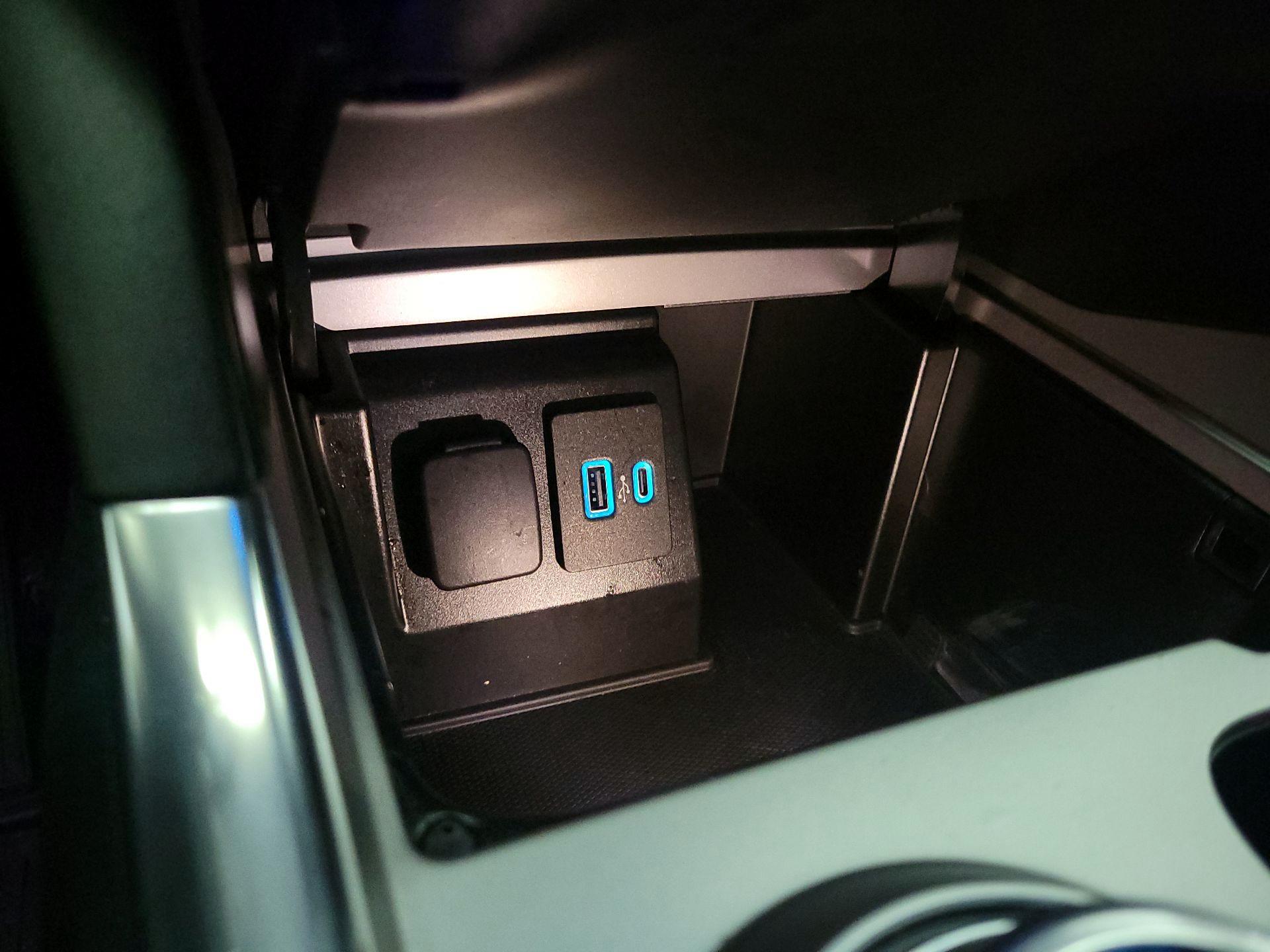 Thumbnail: 2020 Ford Explorer - 19