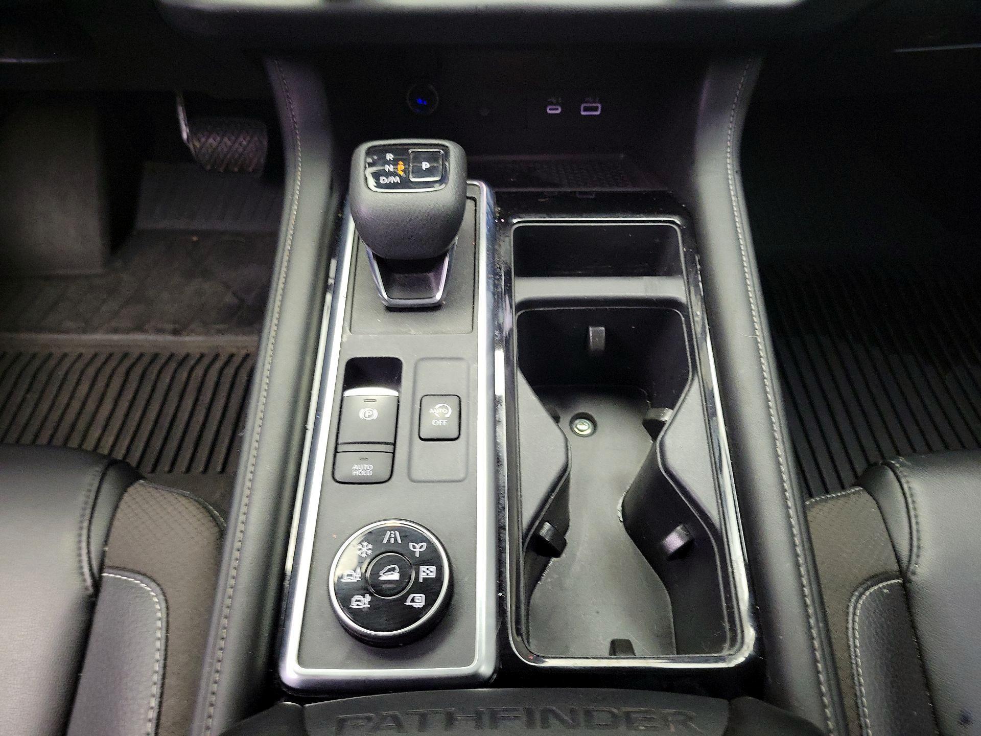 Thumbnail: 2023 Nissan Pathfinder - 18