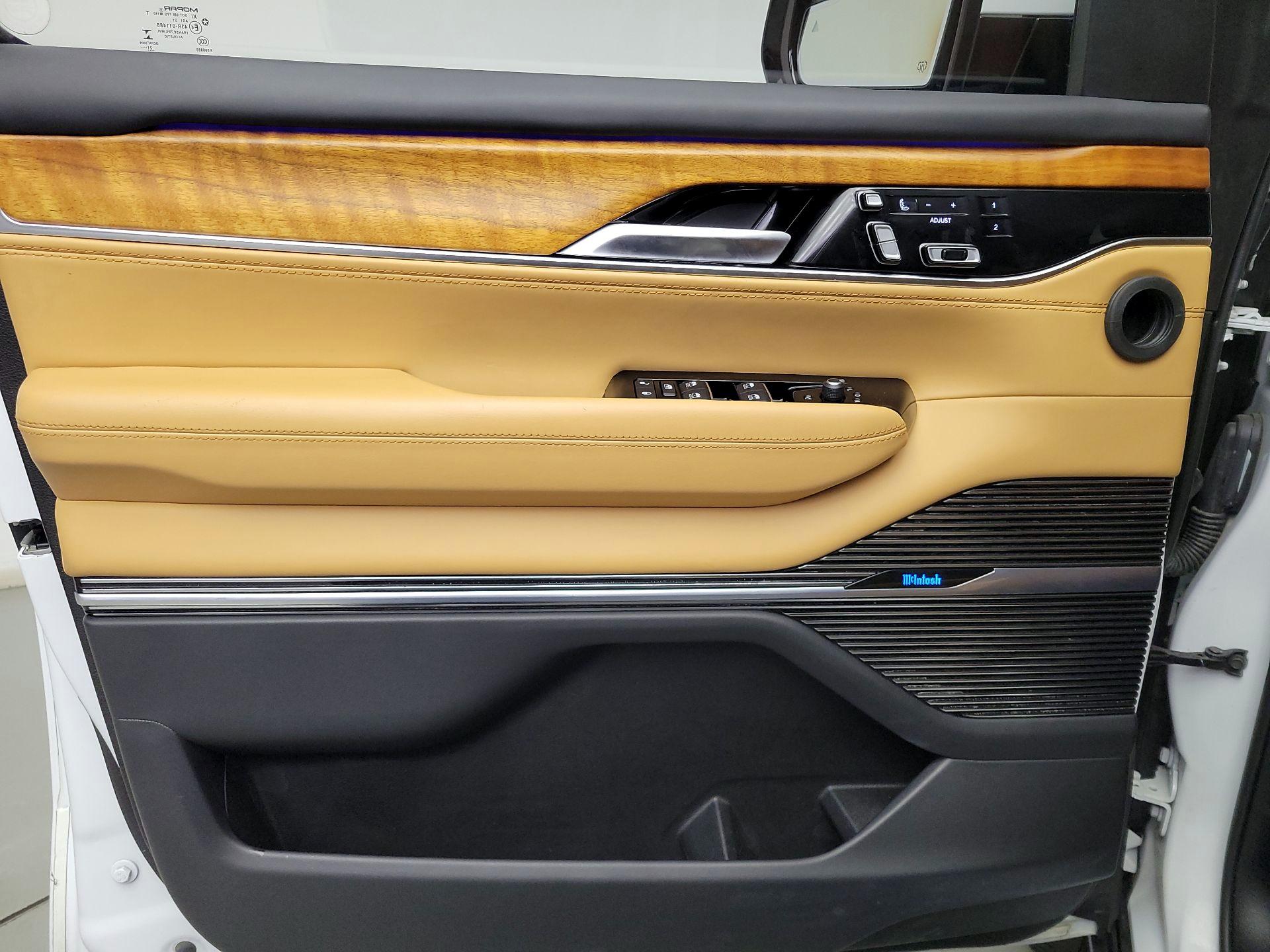 Thumbnail: 2022 Jeep Grand Wagoneer - 12