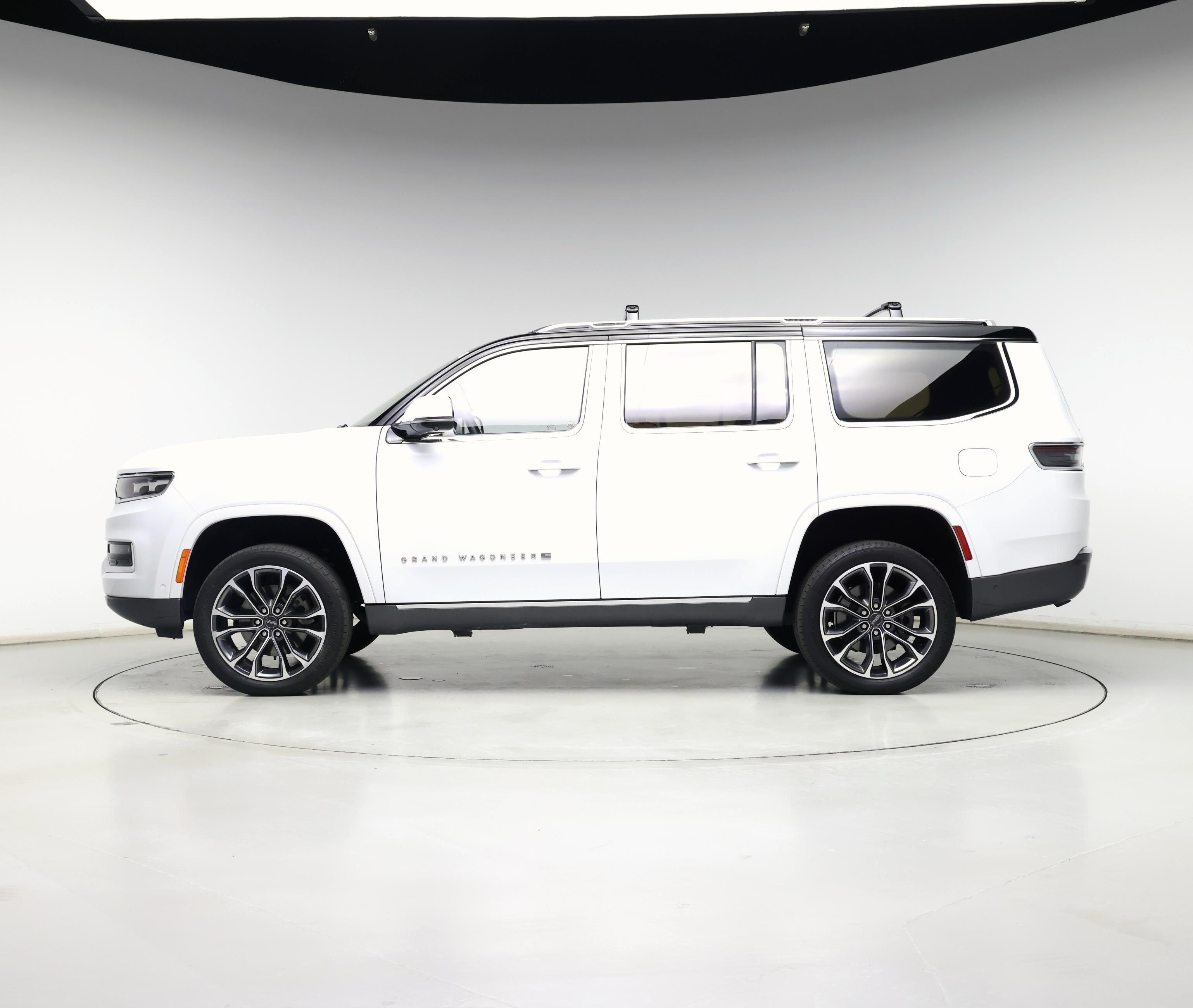 Thumbnail: 2022 Jeep Grand Wagoneer - 3