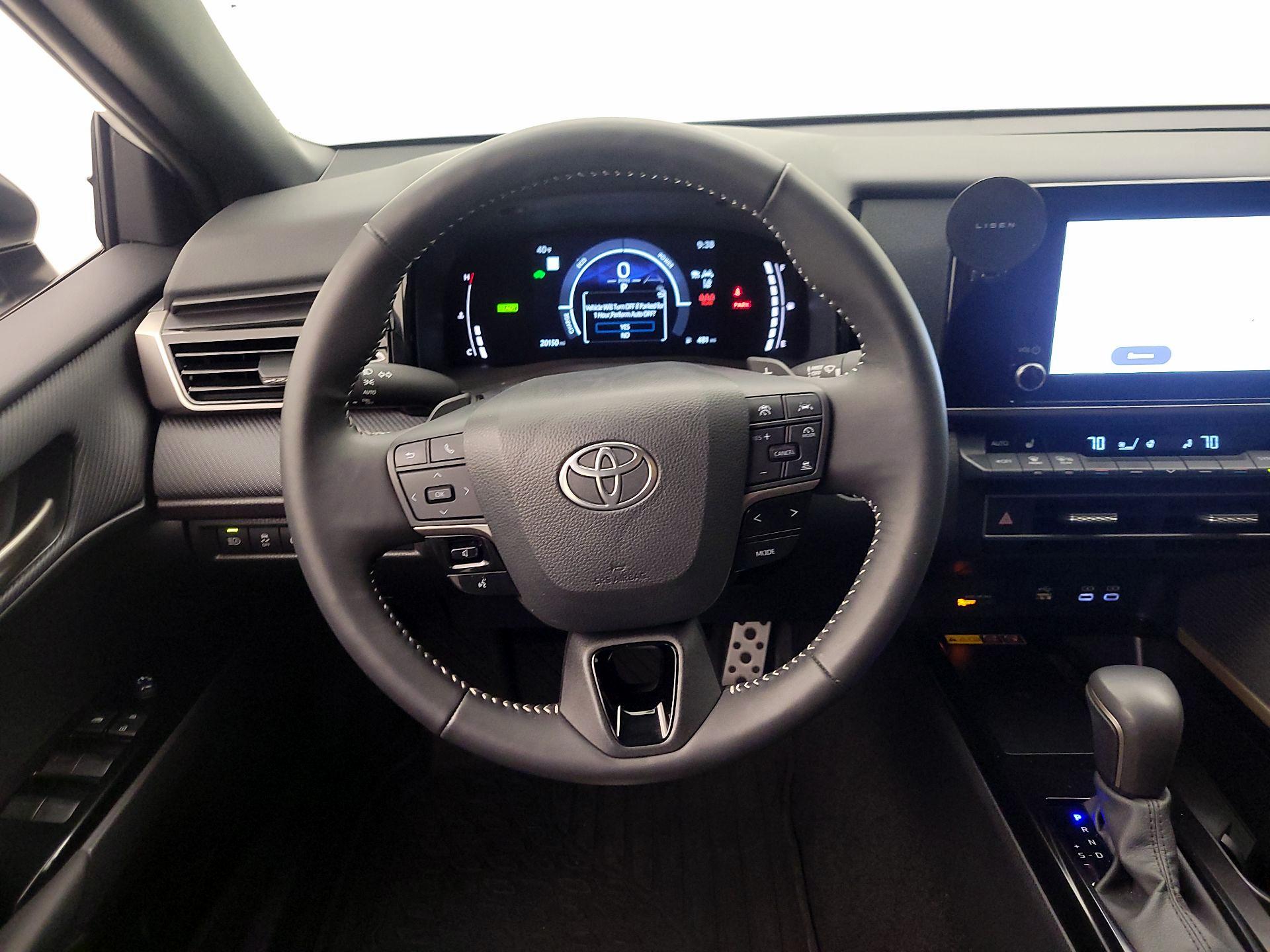 Thumbnail: 2025 Toyota Camry - 10