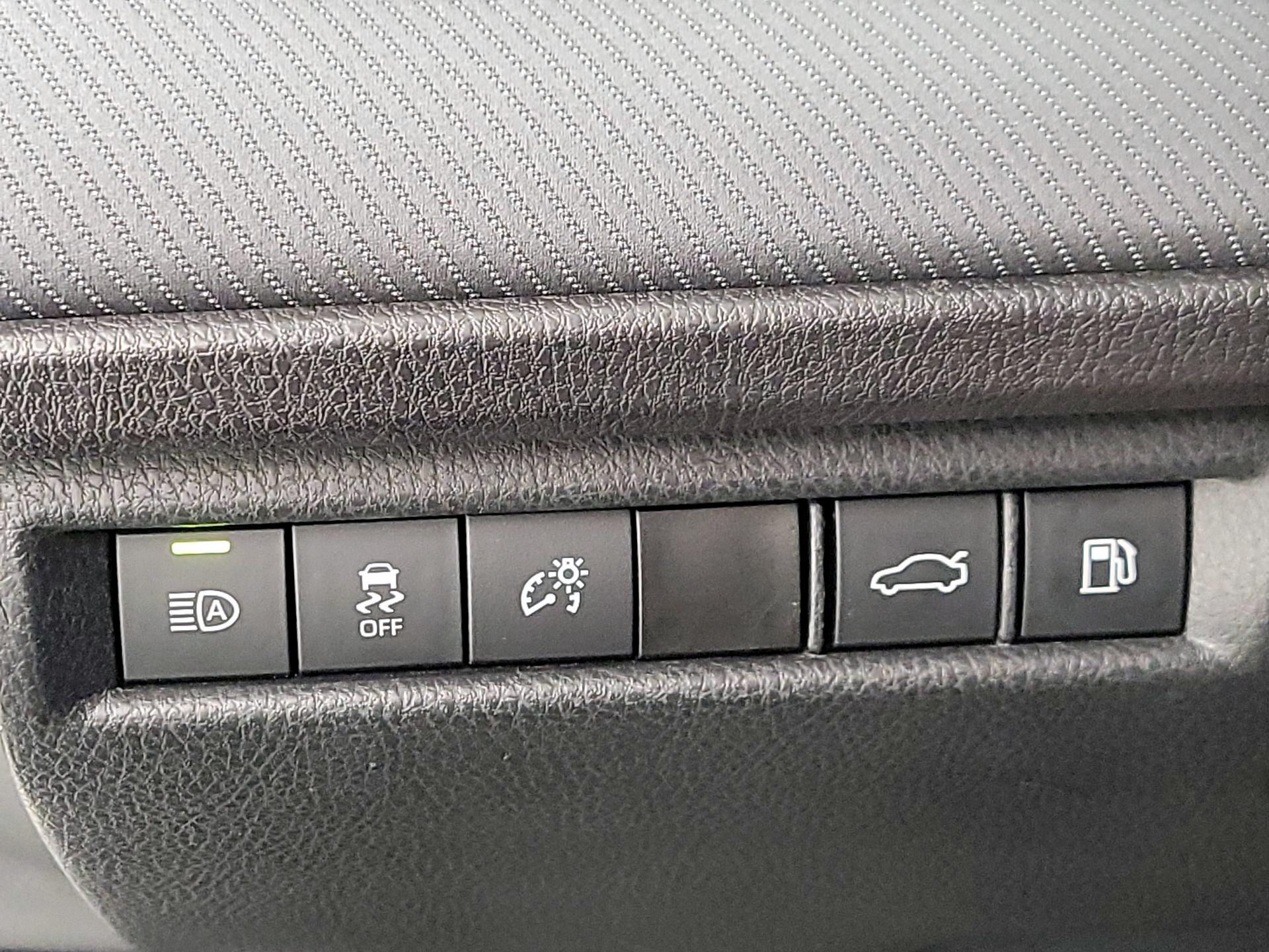 Thumbnail: 2025 Toyota Camry - 13