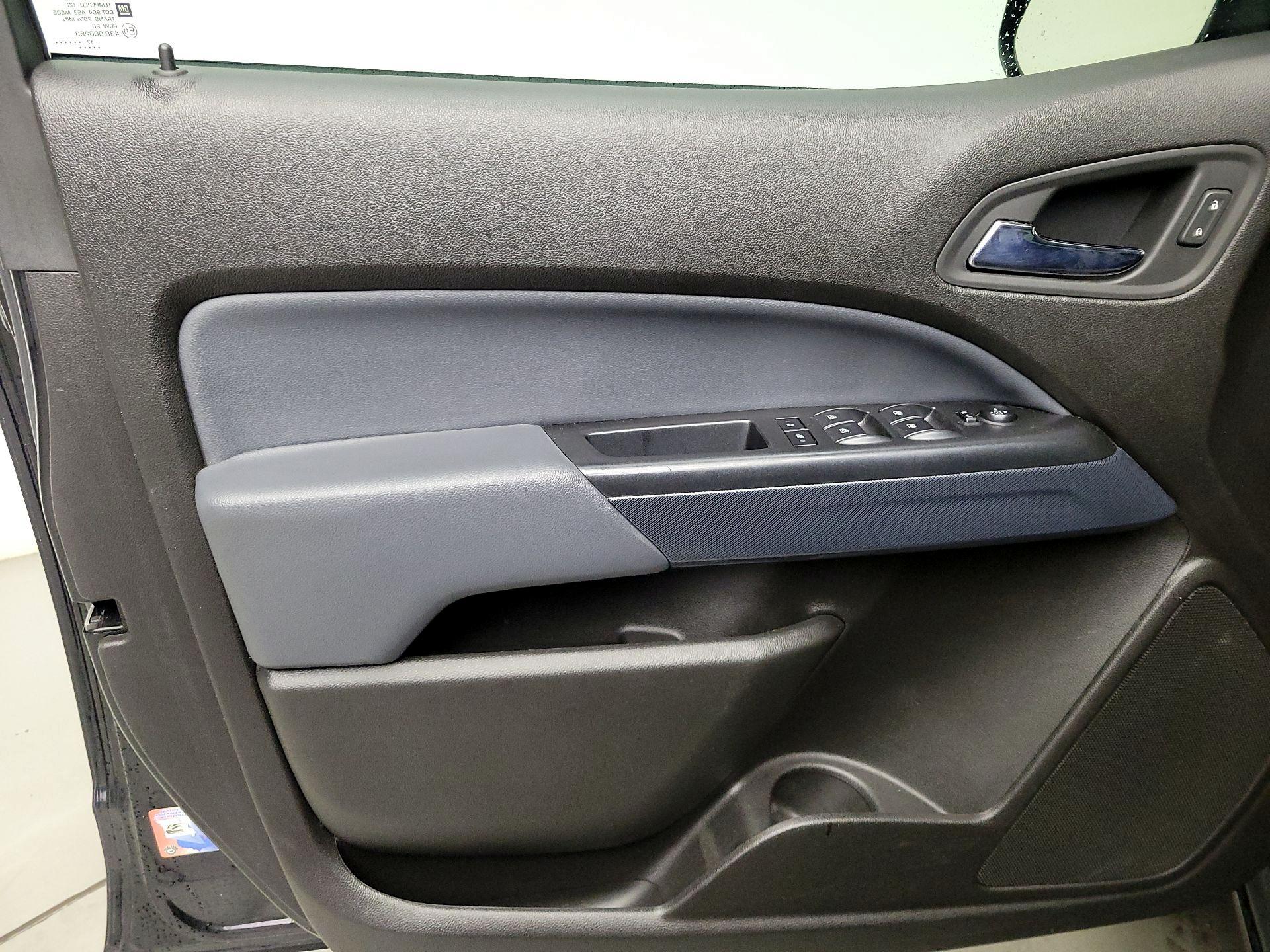 Thumbnail: 2017 Chevrolet Colorado - 12