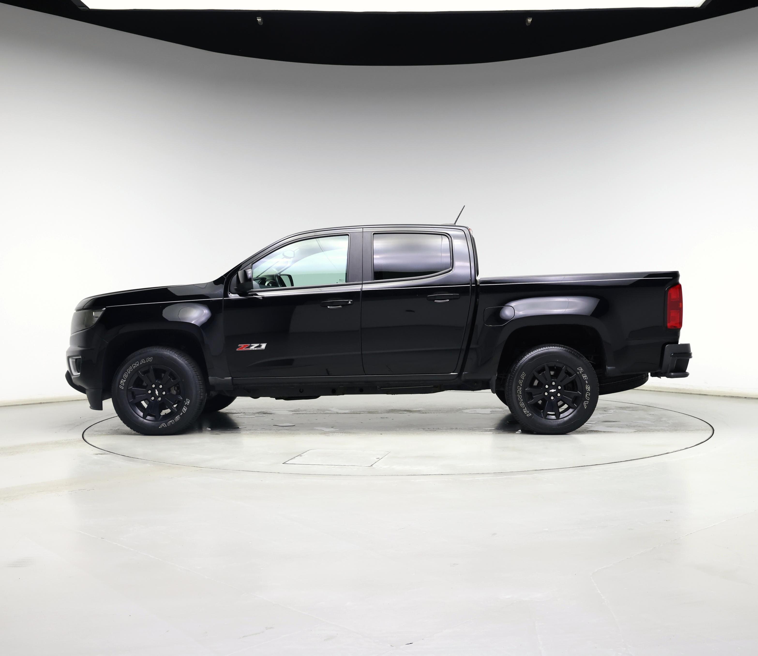 Thumbnail: 2017 Chevrolet Colorado - 3