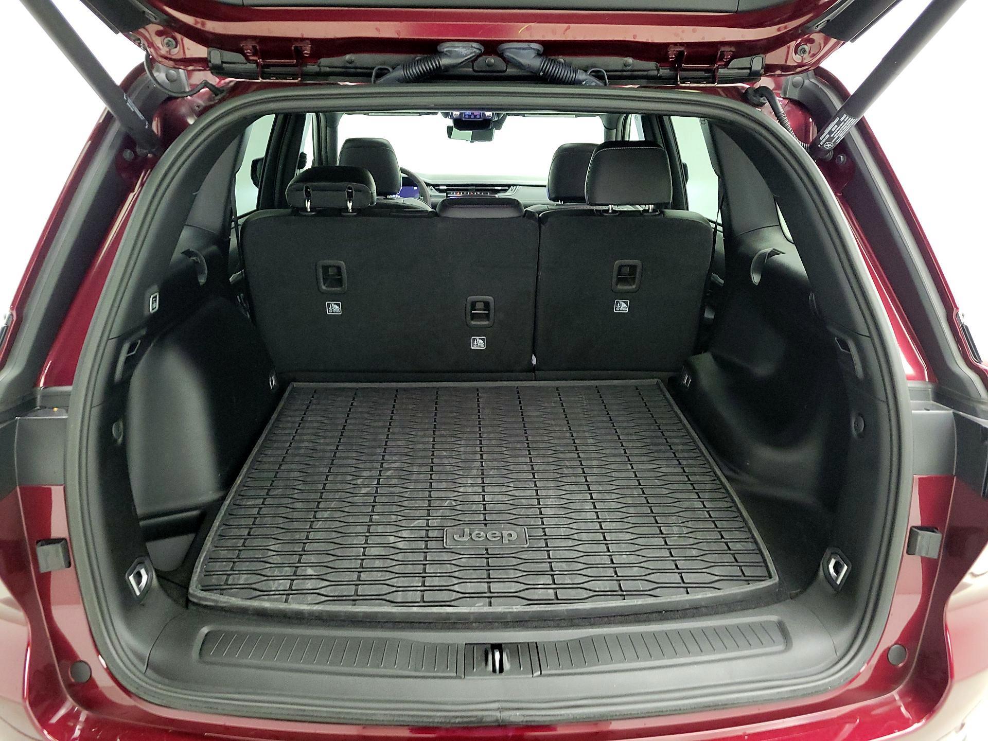 Thumbnail: 2025 Jeep Grand Cherokee - 18