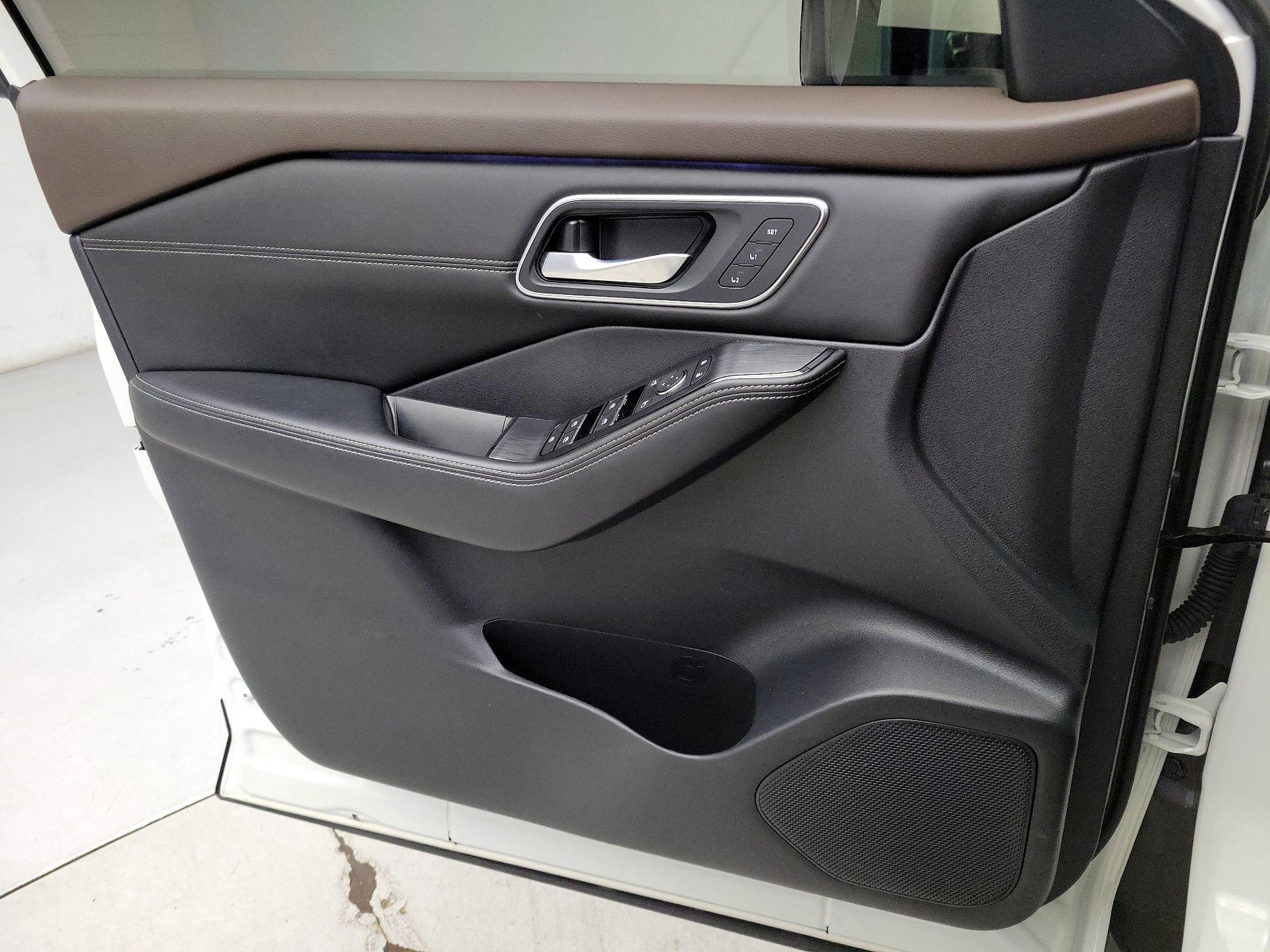 Thumbnail: 2023 Nissan Rogue - 12