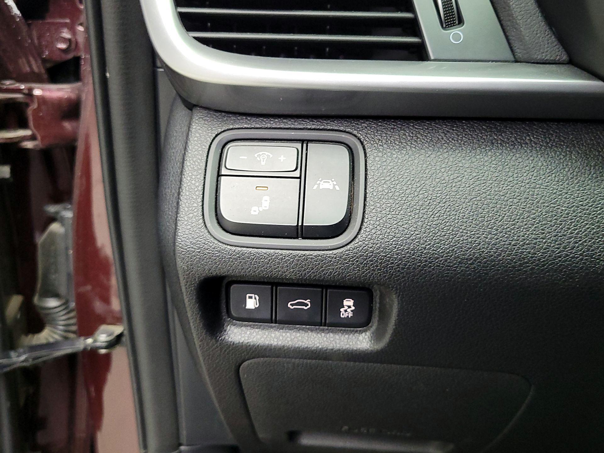 Thumbnail: 2019 Kia Optima - 13