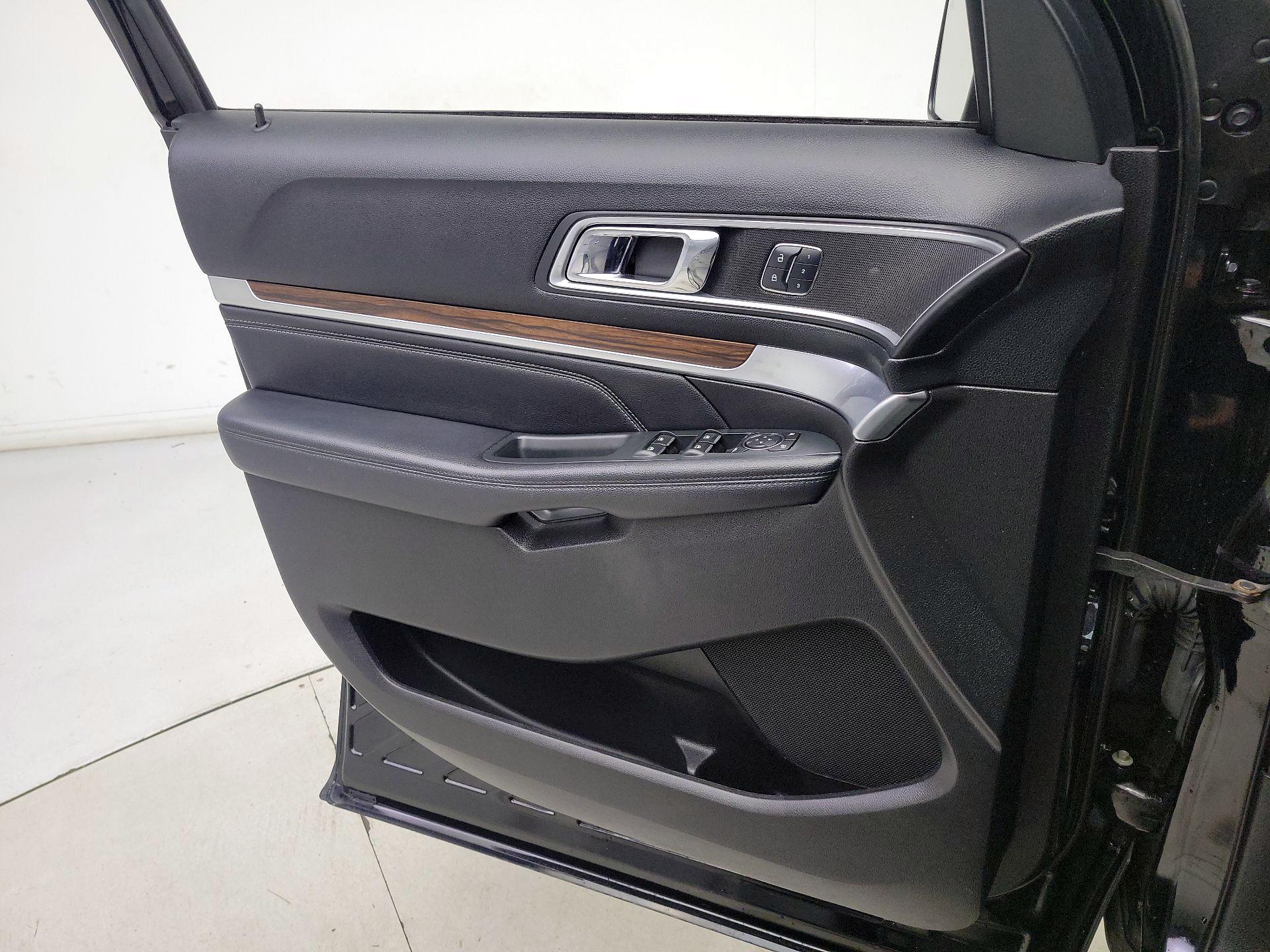 Thumbnail: 2017 Ford Explorer - 12