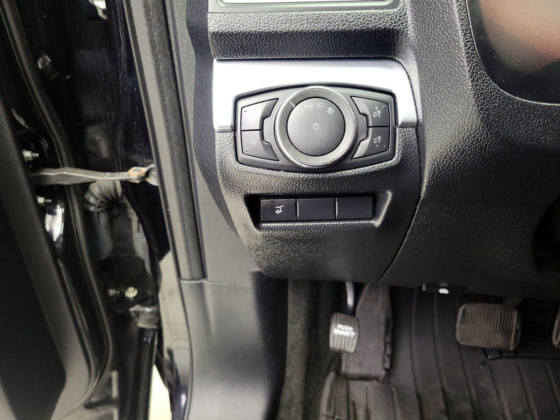 Thumbnail: 2017 Ford Explorer - 13