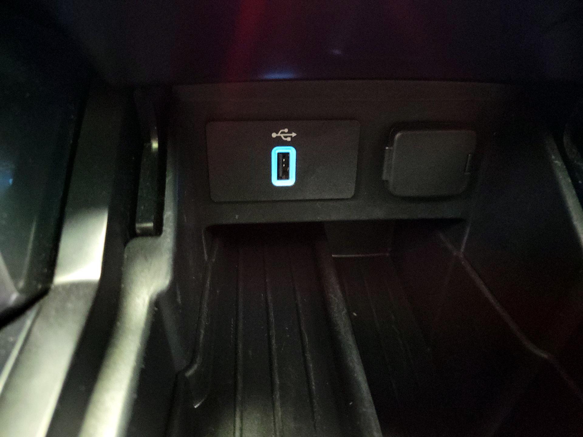 Thumbnail: 2017 Ford Explorer - 19