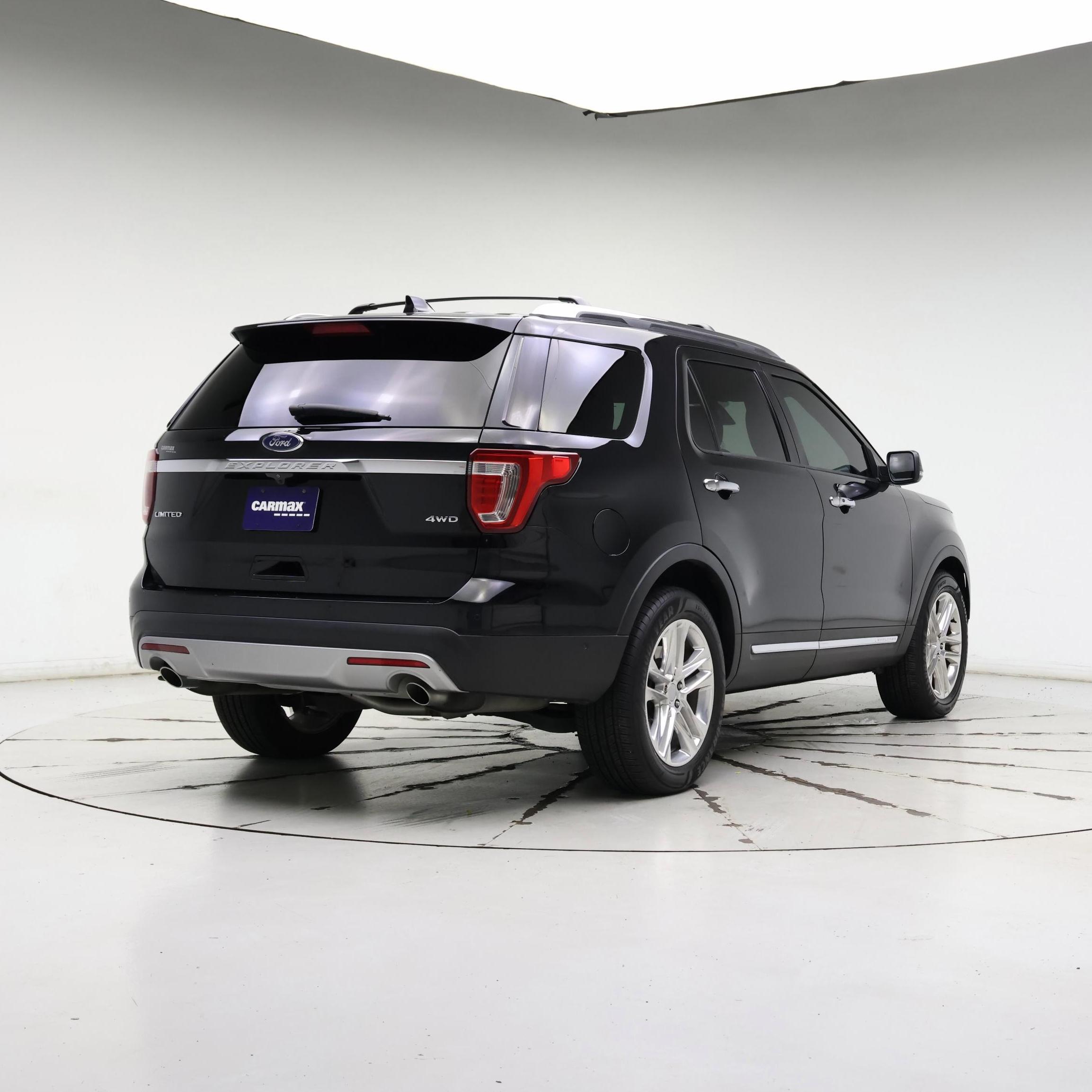 Thumbnail: 2017 Ford Explorer - 8