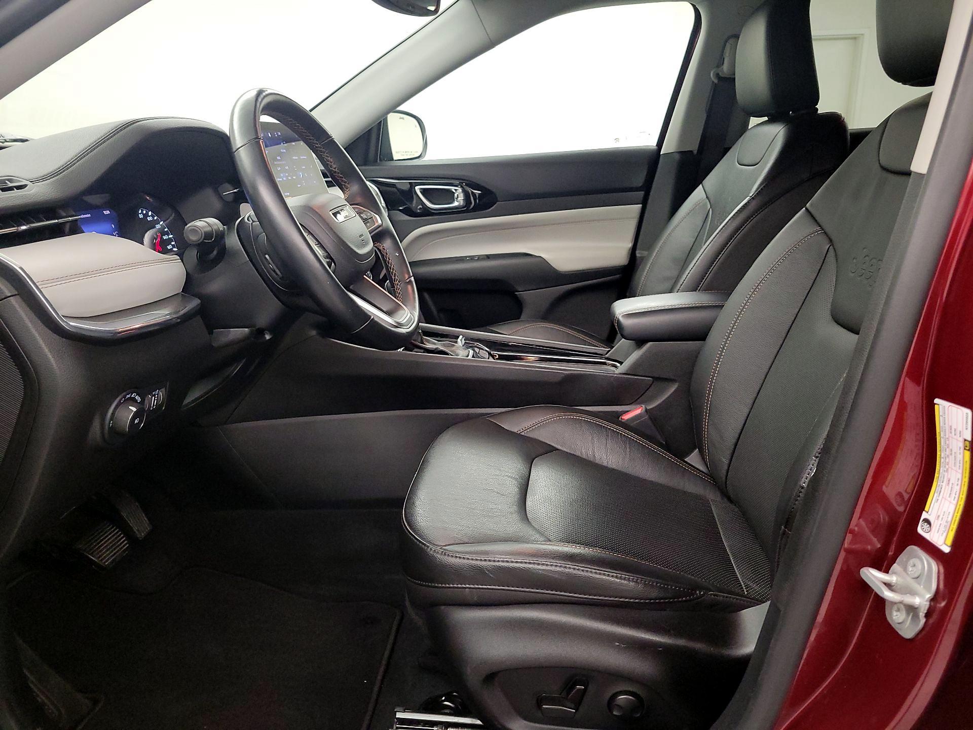 Thumbnail: 2022 Jeep Compass - 11