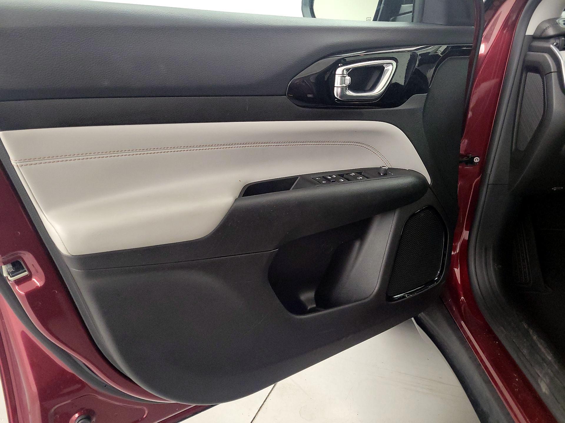 Thumbnail: 2022 Jeep Compass - 12