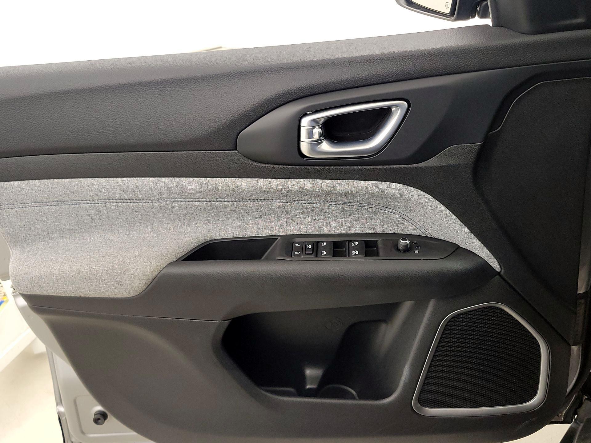 Thumbnail: 2022 Jeep Compass - 12