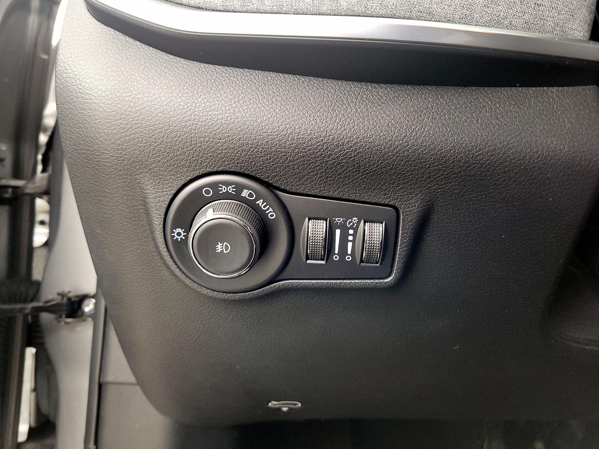 Thumbnail: 2022 Jeep Compass - 13