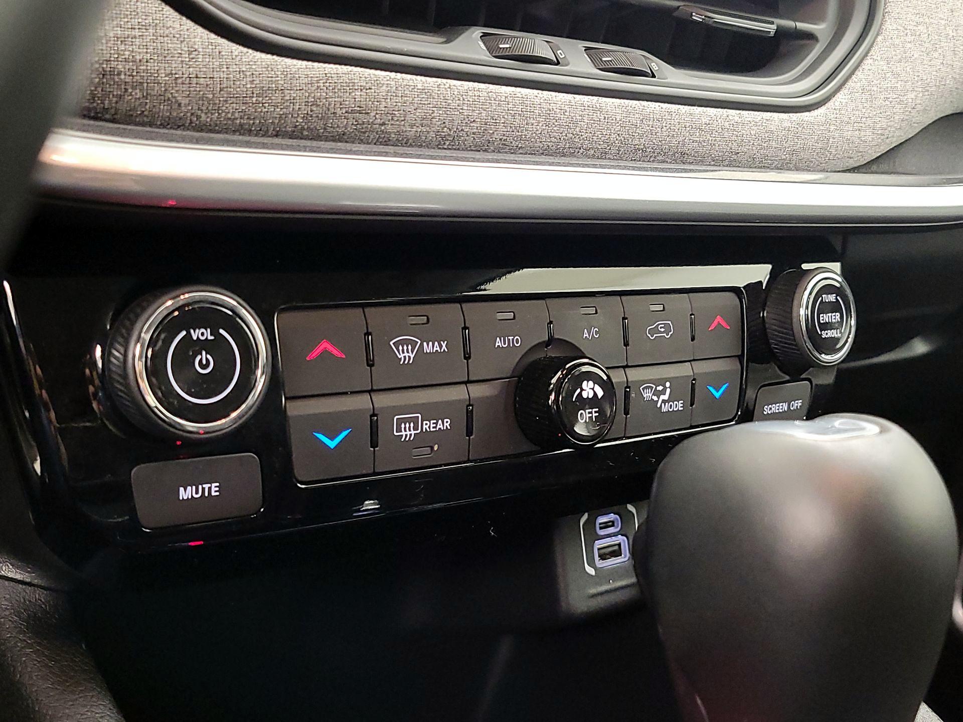 Thumbnail: 2022 Jeep Compass - 16