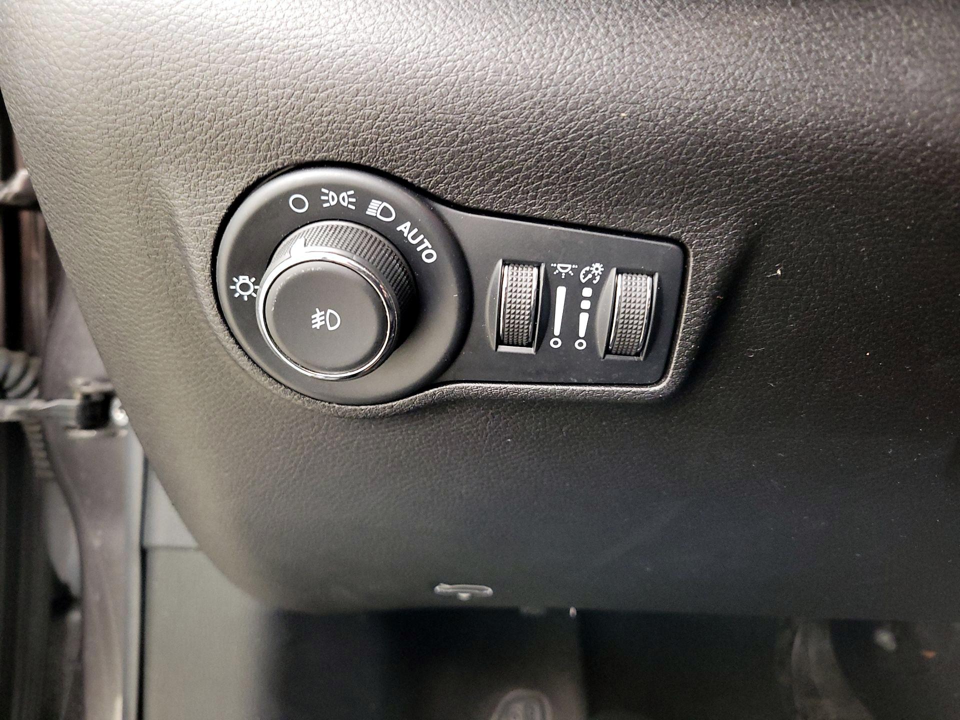 Thumbnail: 2022 Jeep Compass - 13