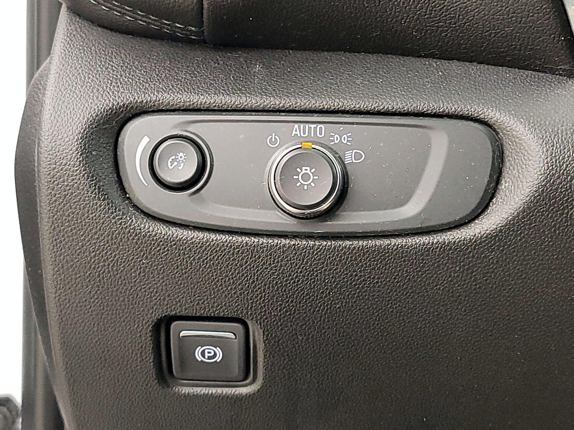 Thumbnail: 2020 Chevrolet Blazer - 13