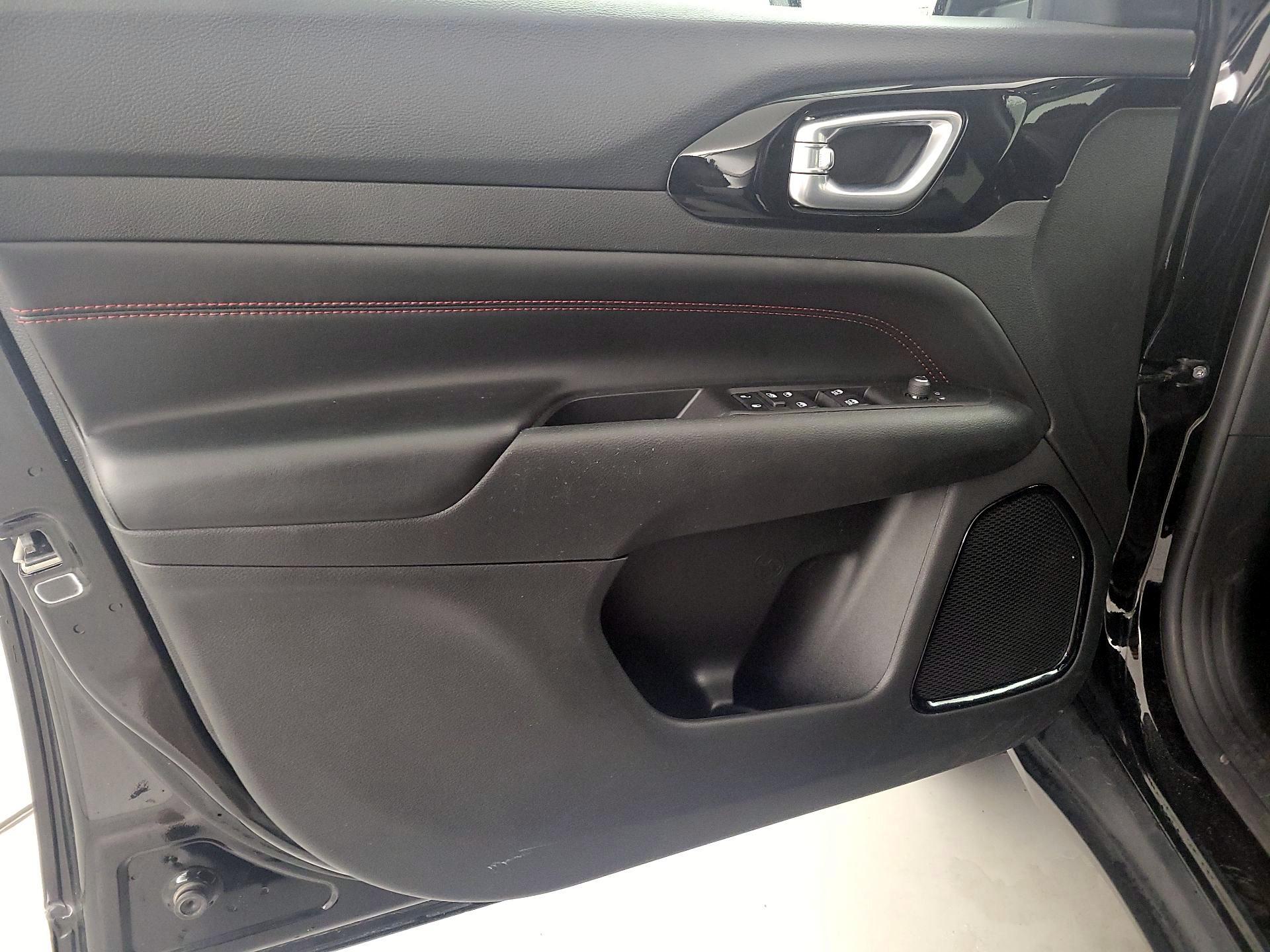 Thumbnail: 2022 Jeep Compass - 12