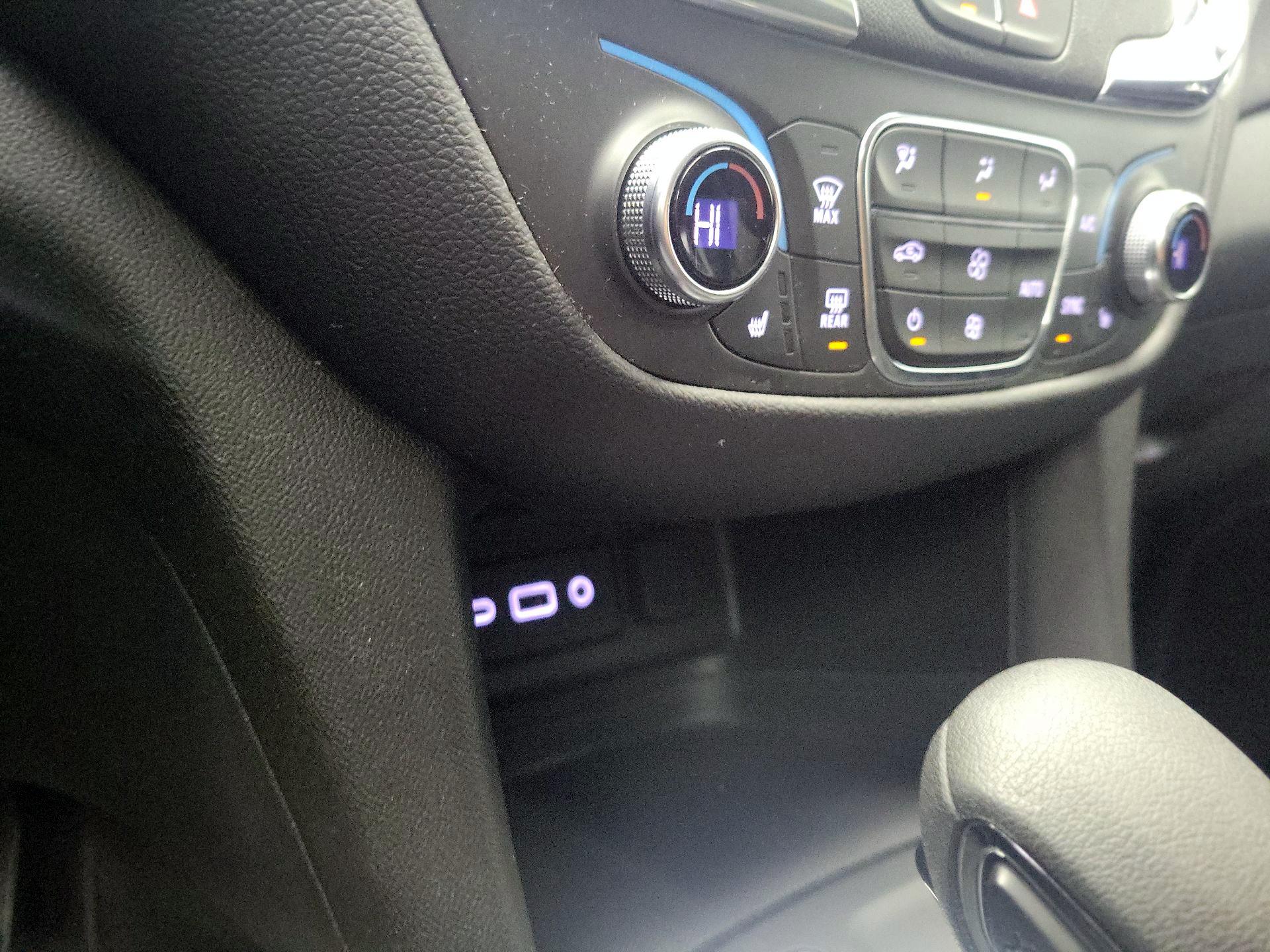 Thumbnail: 2023 Chevrolet Equinox - 16