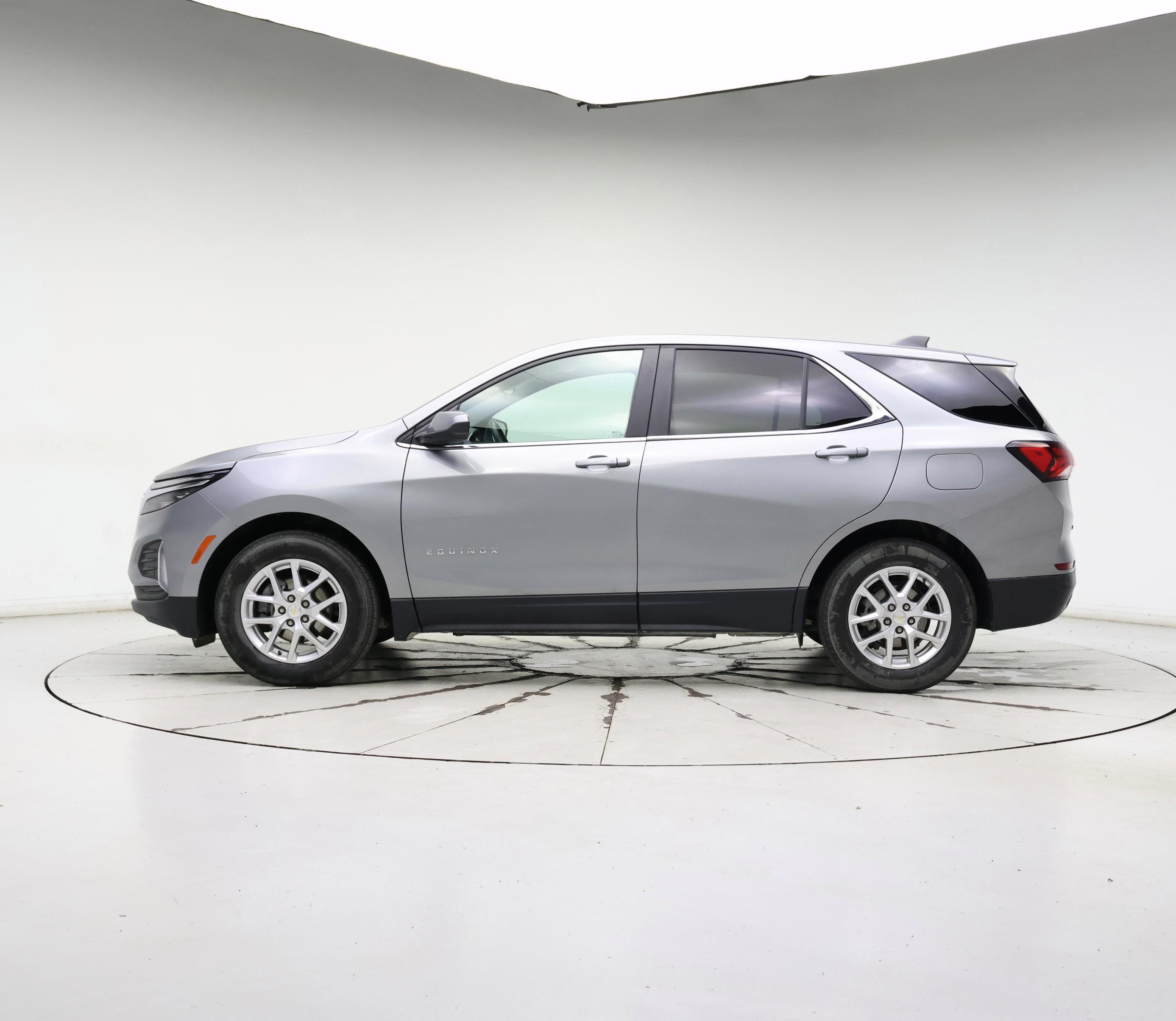 Thumbnail: 2023 Chevrolet Equinox - 3