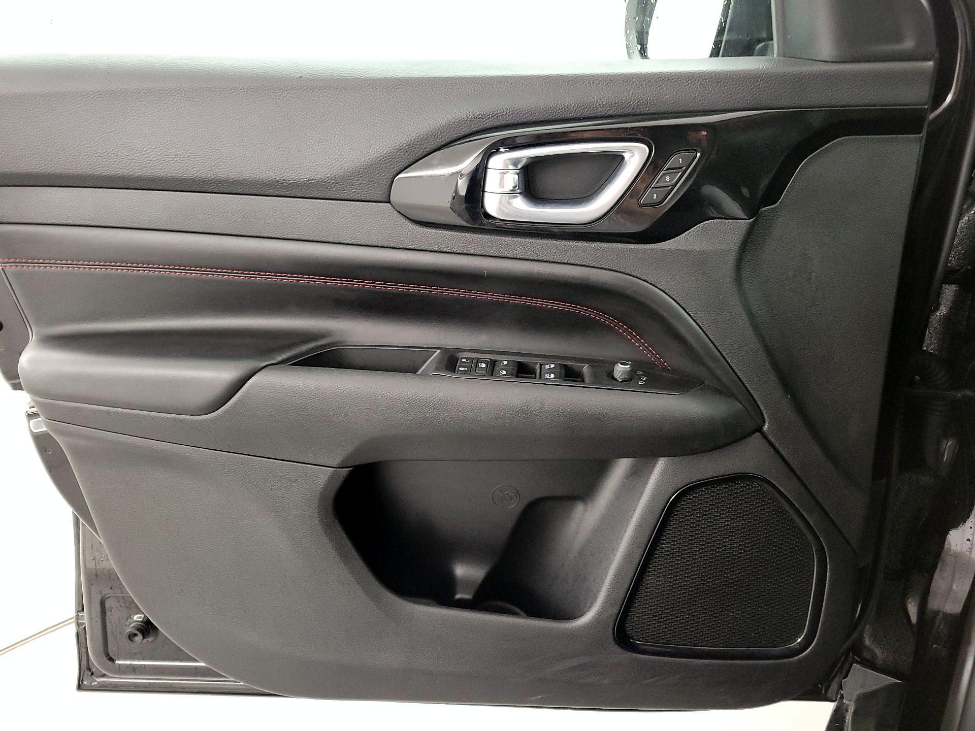 Thumbnail: 2022 Jeep Compass - 12