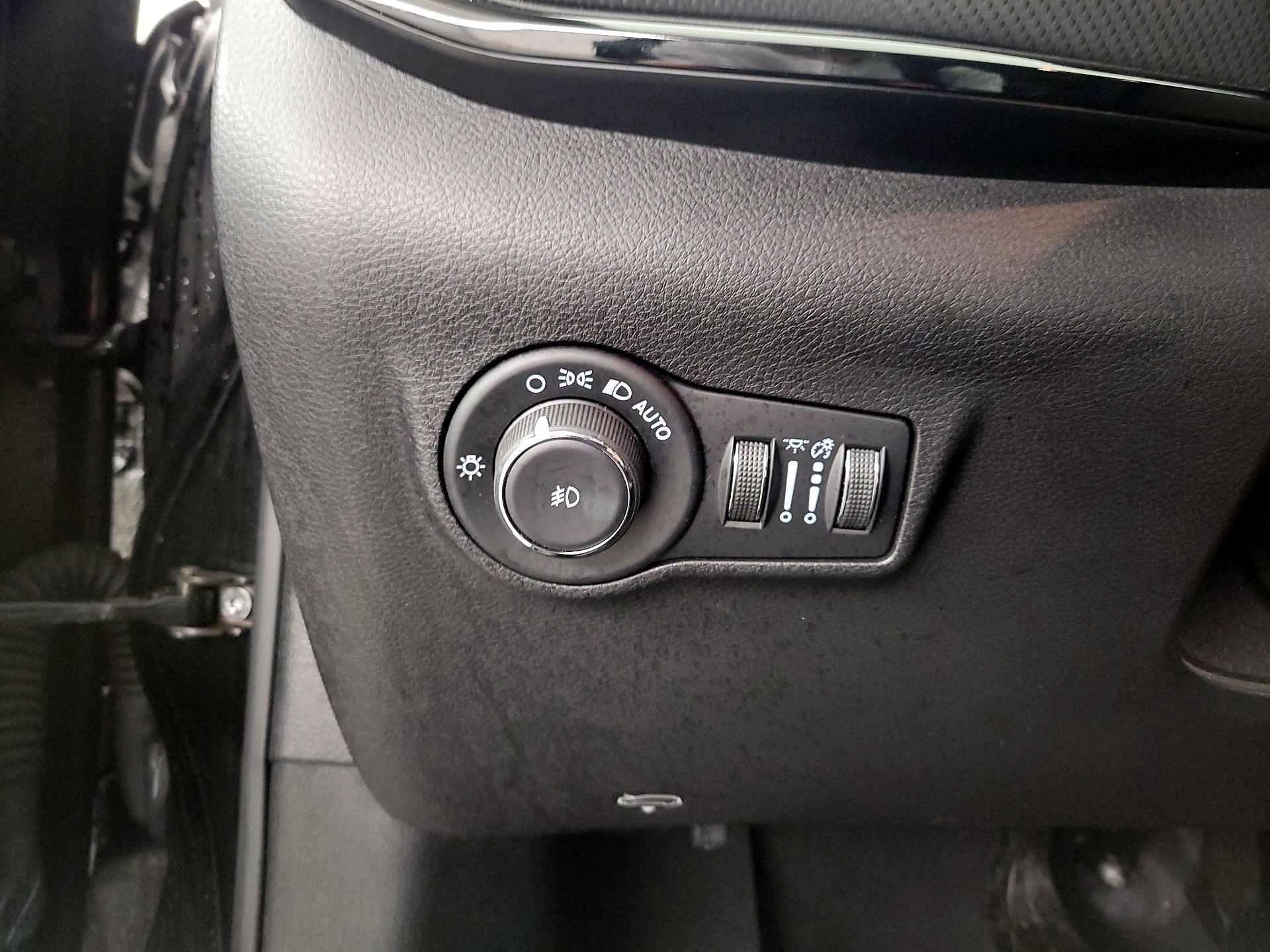 Thumbnail: 2022 Jeep Compass - 13