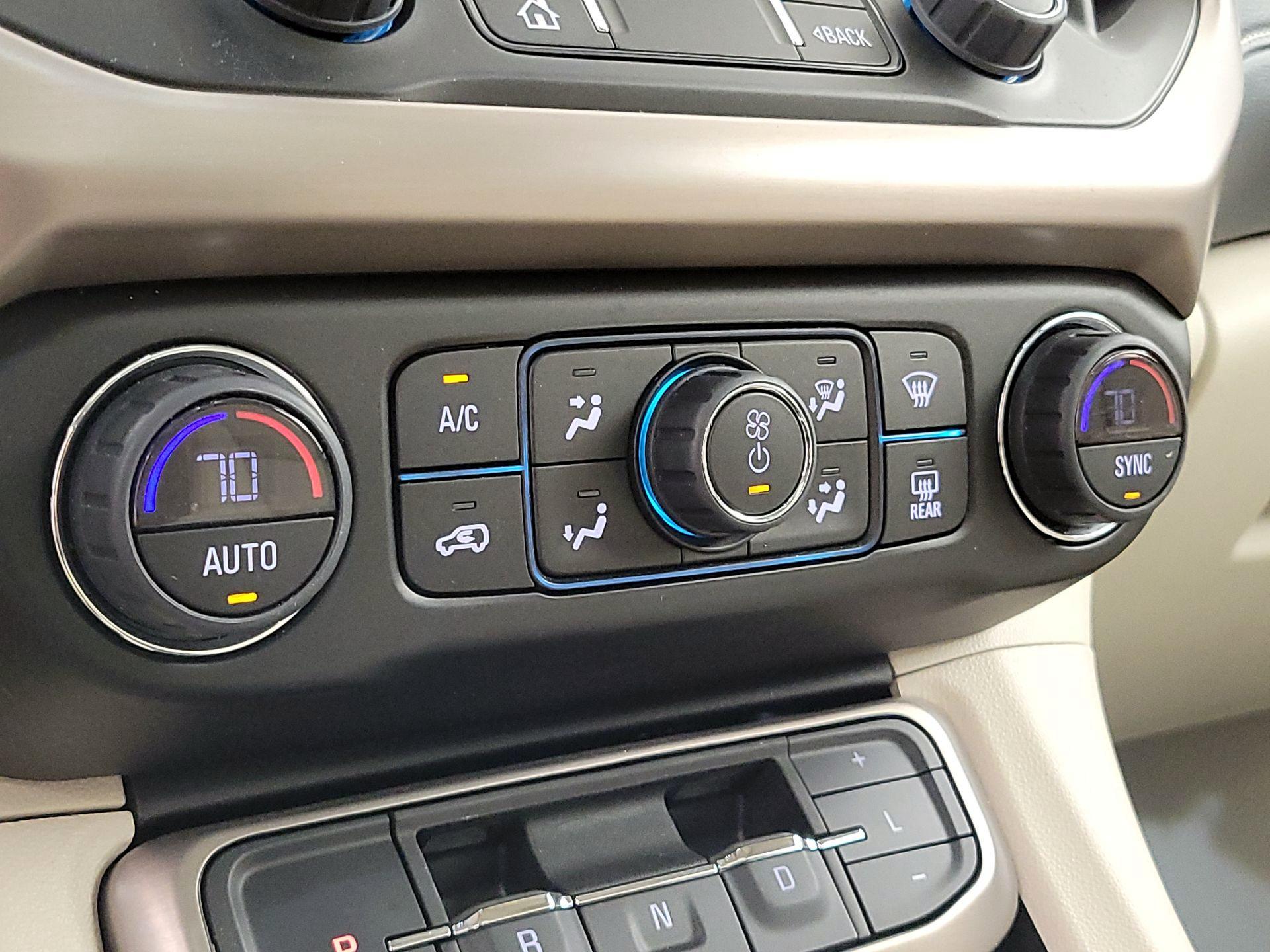 Thumbnail: 2023 GMC Acadia - 17