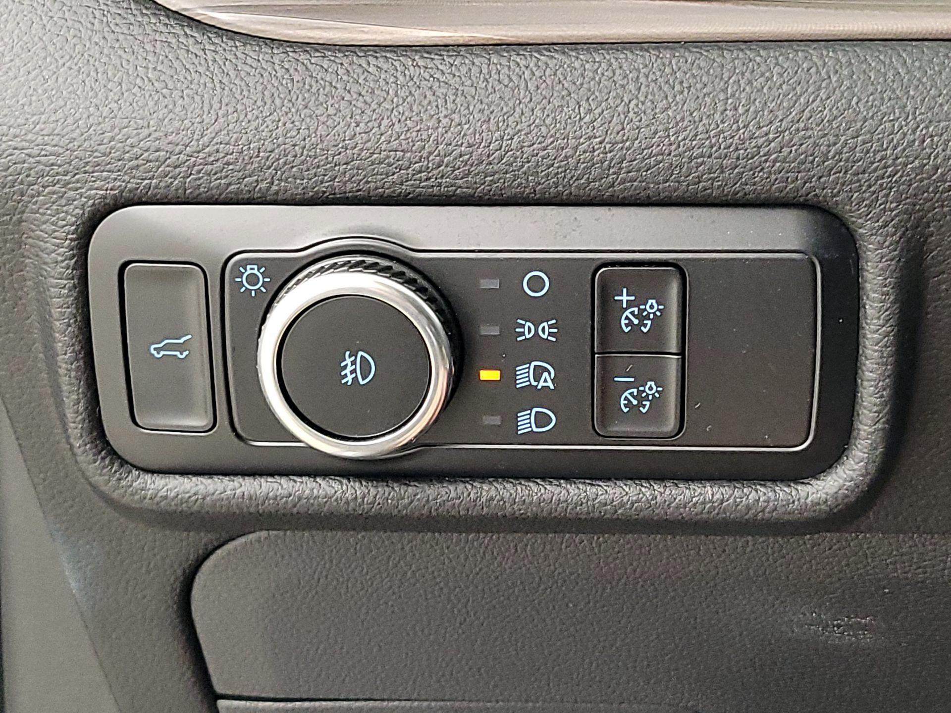 Thumbnail: 2023 Ford Explorer - 13