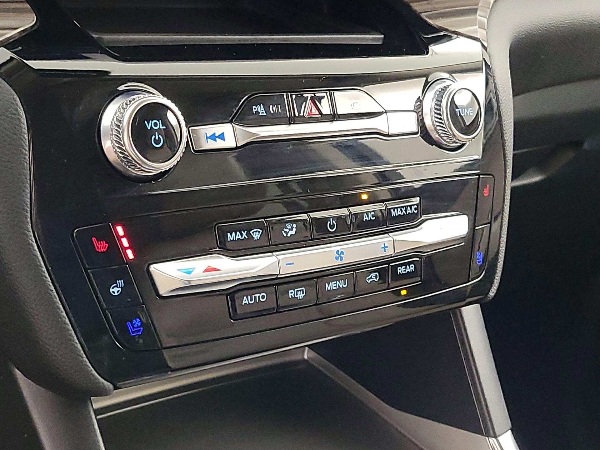 Thumbnail: 2023 Ford Explorer - 17