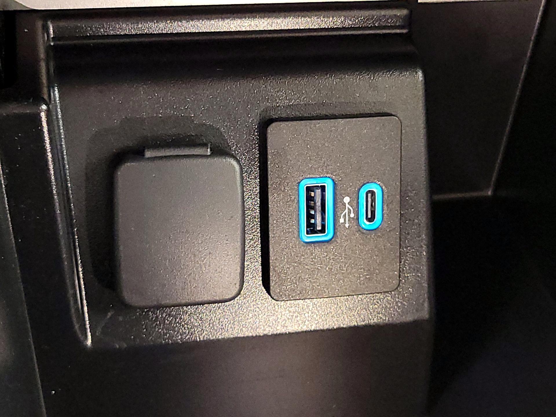 Thumbnail: 2023 Ford Explorer - 19