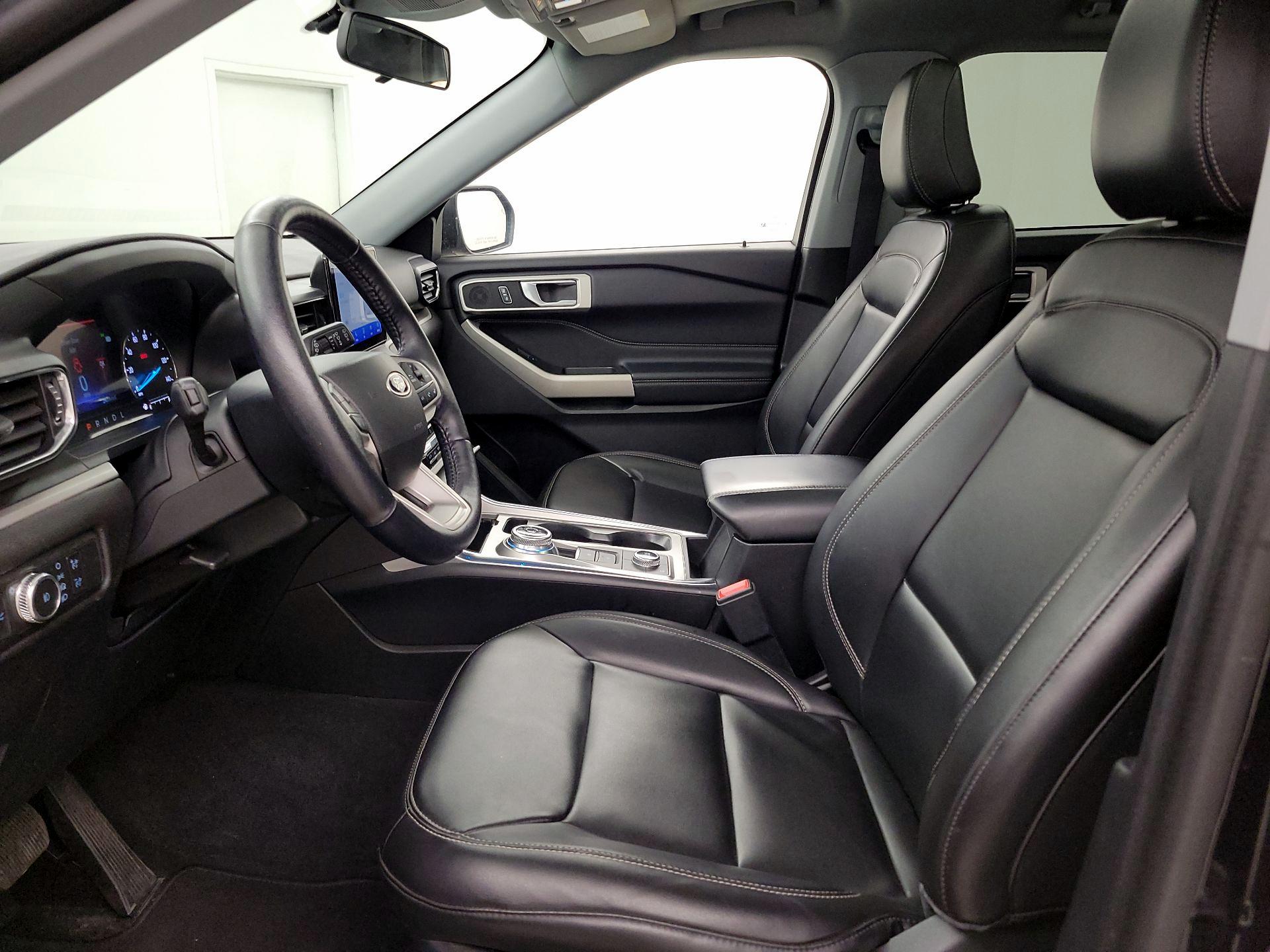 Thumbnail: 2022 Ford Explorer - 11