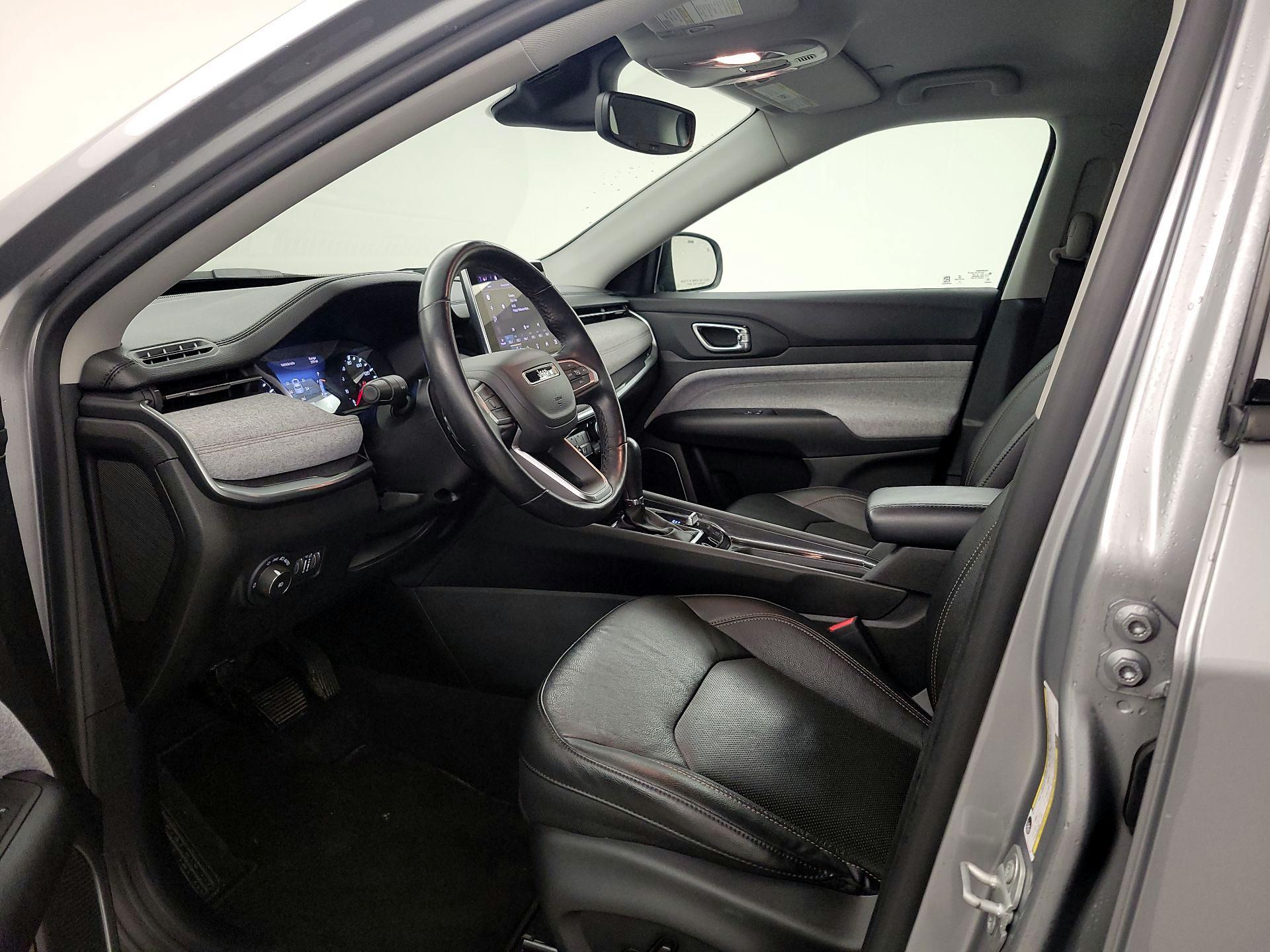 Thumbnail: 2022 Jeep Compass - 11